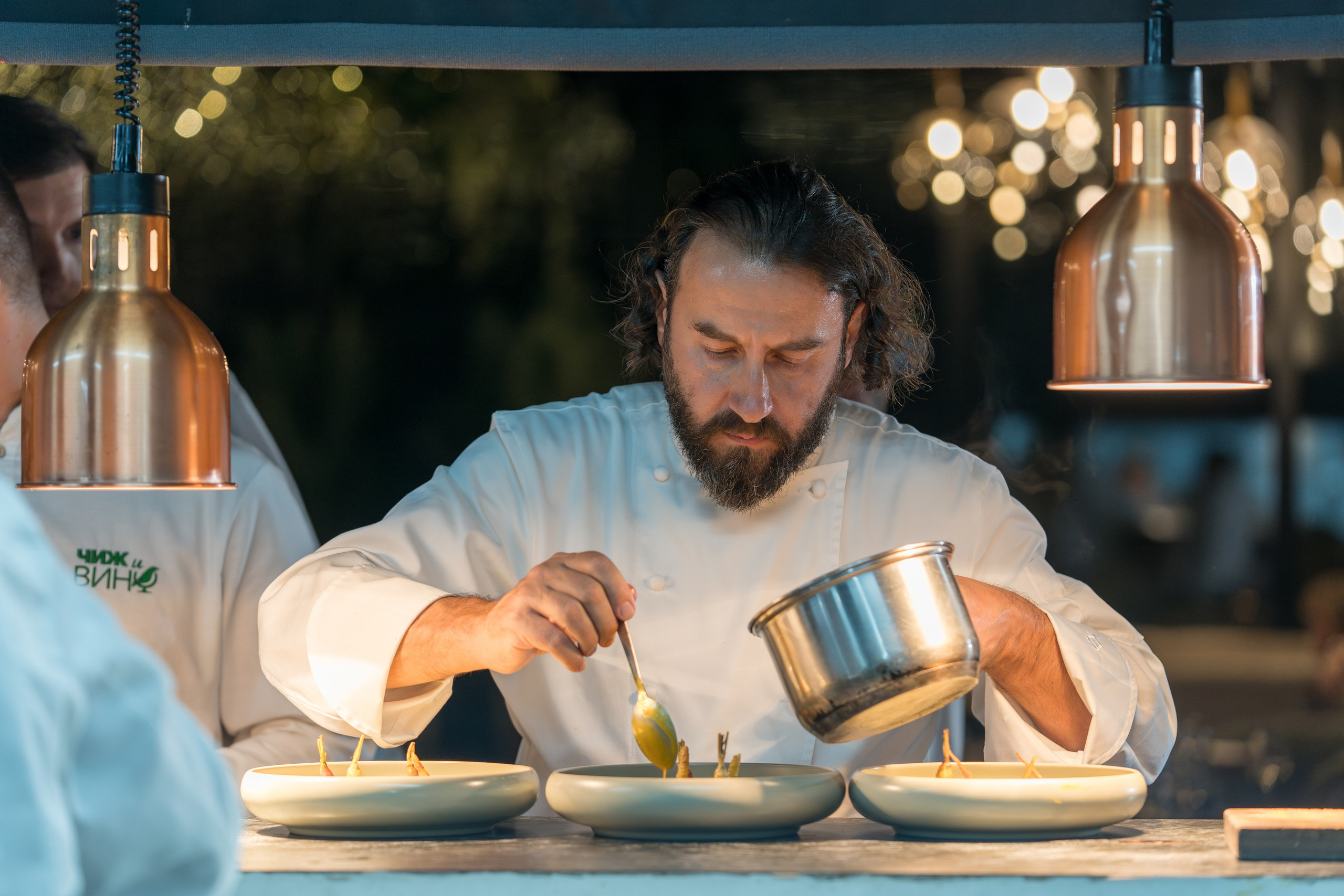Гастрономический ужин «Лесная Италия» с Мирко Дзаго в ресторане RiverSide. Репортажный фотограф в Красной Поляне и Сочи Павлюченко Екатерина