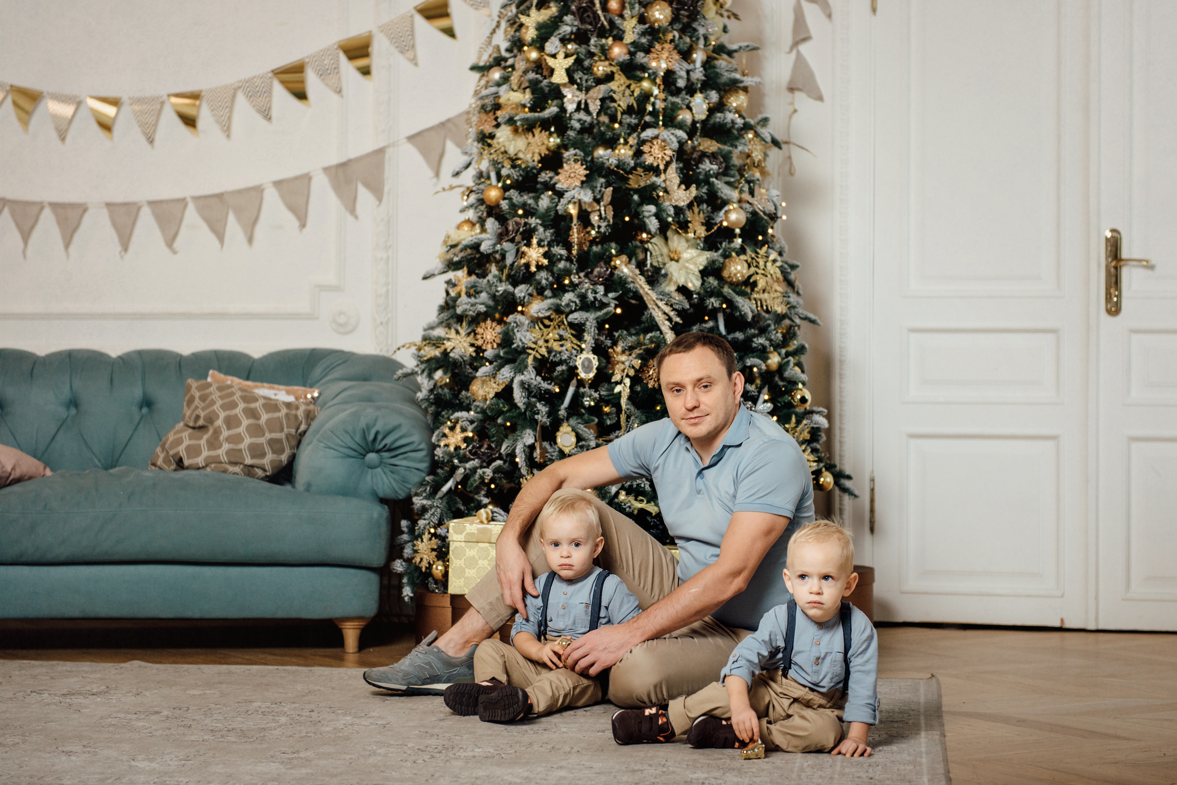 Новогодняя семейная фотосессия в студии Skypoint. Свадебный фотограф в Санкт-Петербурге Венера Ахметова