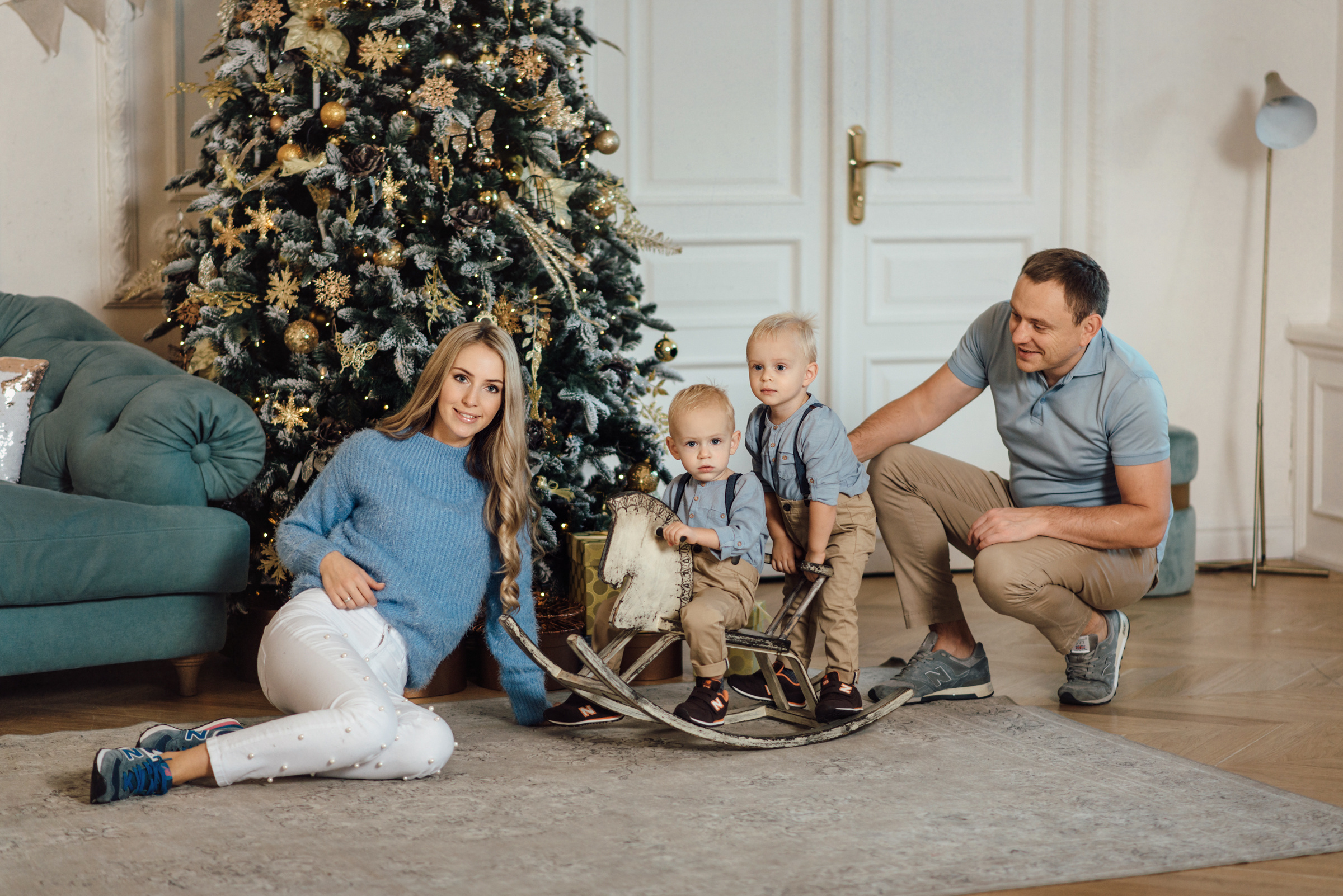 Новогодняя семейная фотосессия в студии Skypoint. Свадебный фотограф в Санкт-Петербурге Венера Ахметова