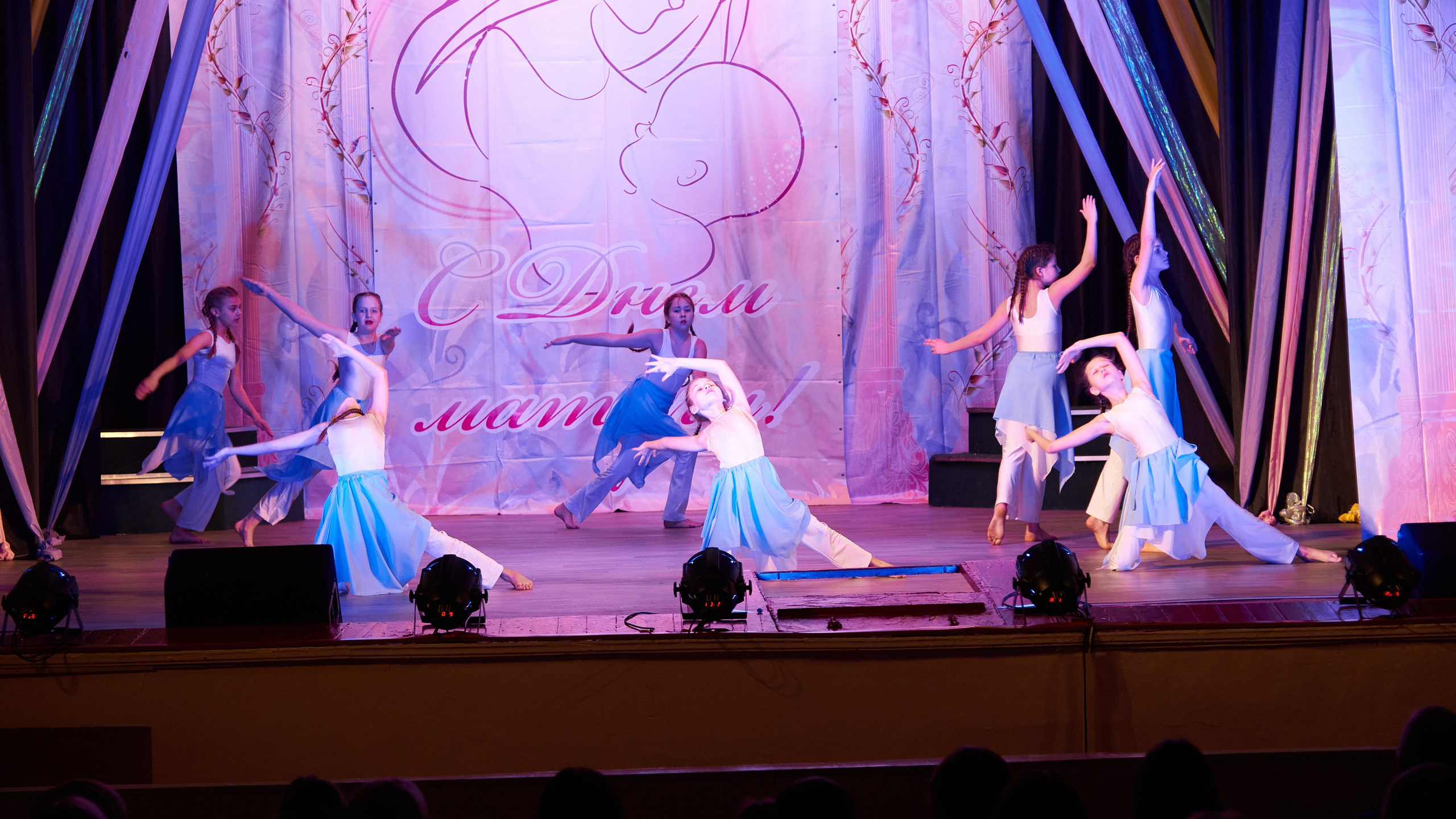 Концерт «Свет маминой любви». [fXph] Фотограф Масликов Илья. Съёмка мероприятий в Ленинске-Кузнецком