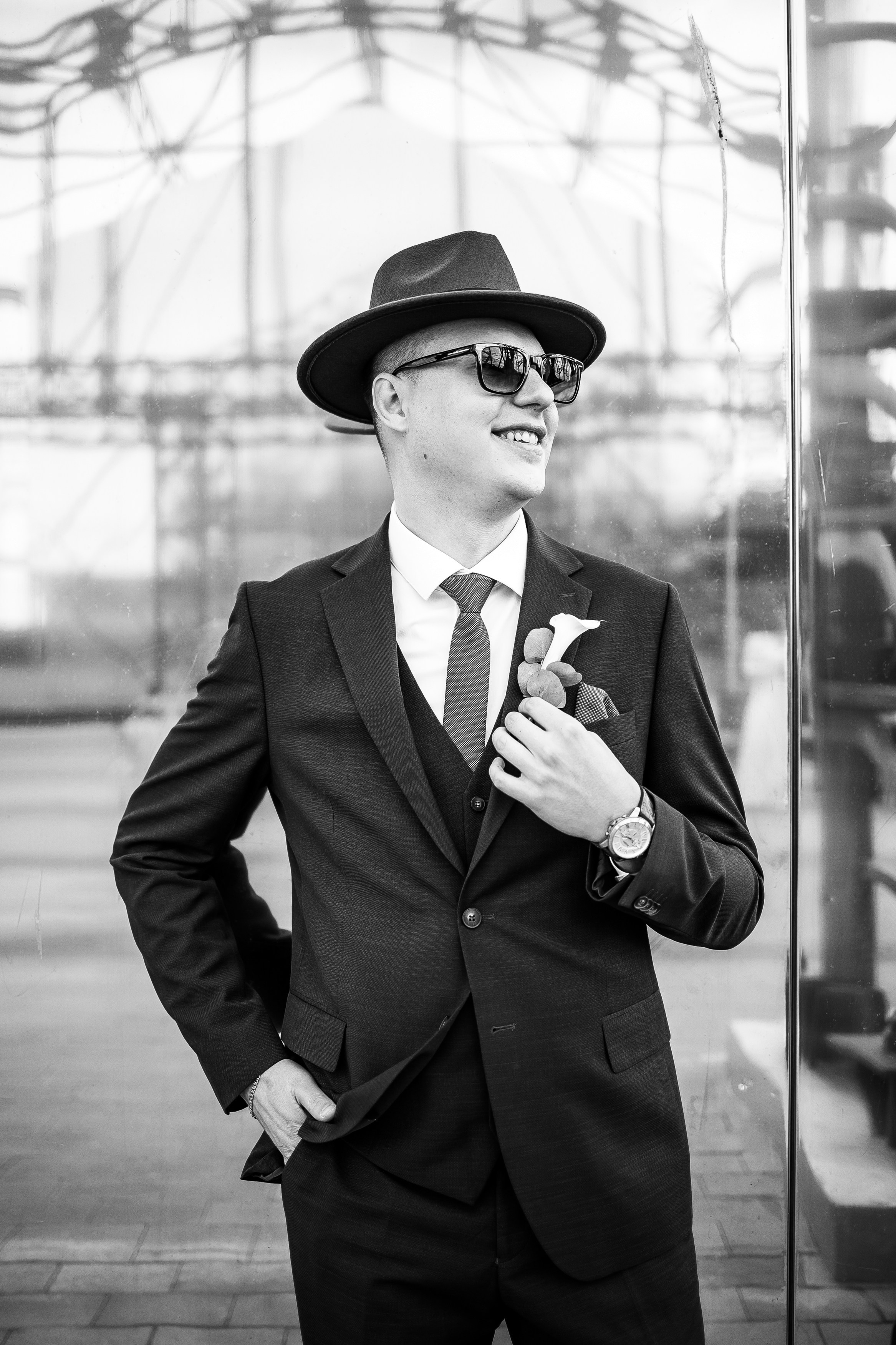 Красивая прогулка жениха с невестой в Нижнем Новгороде