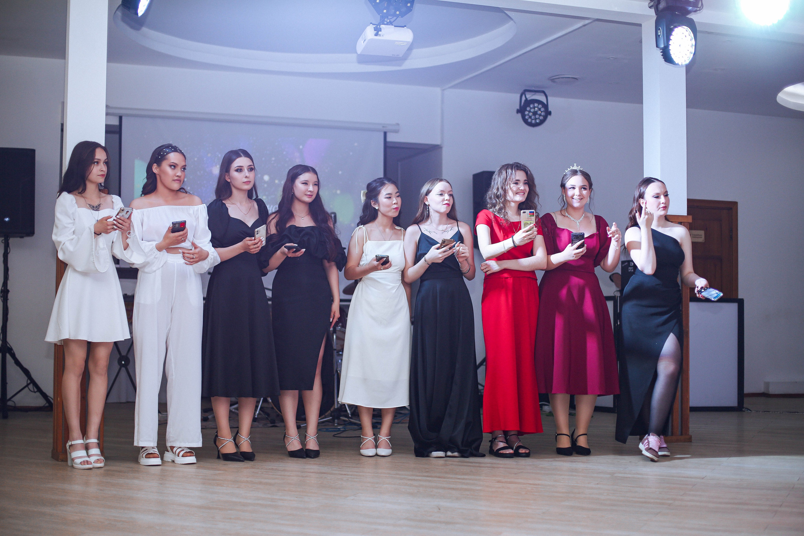 ВЫПУСКНОЙ 2024 | № 8. Свадебный и Школьный фотограф Улан-Удэ Бурятия Джулия Топоева Выпускные альбомы Фотограф на мероприятие