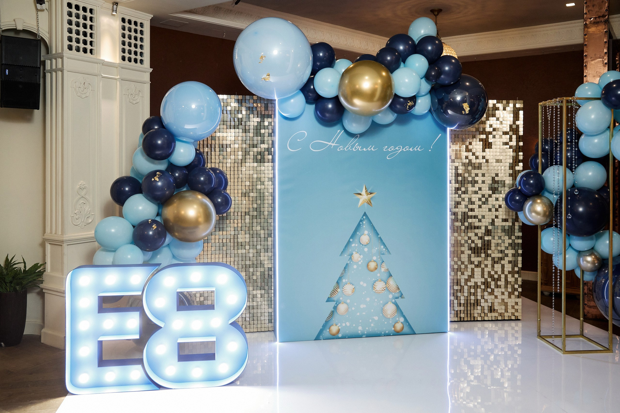 E8 / Новогодний корпоратив. Другой взгляд на фотографию