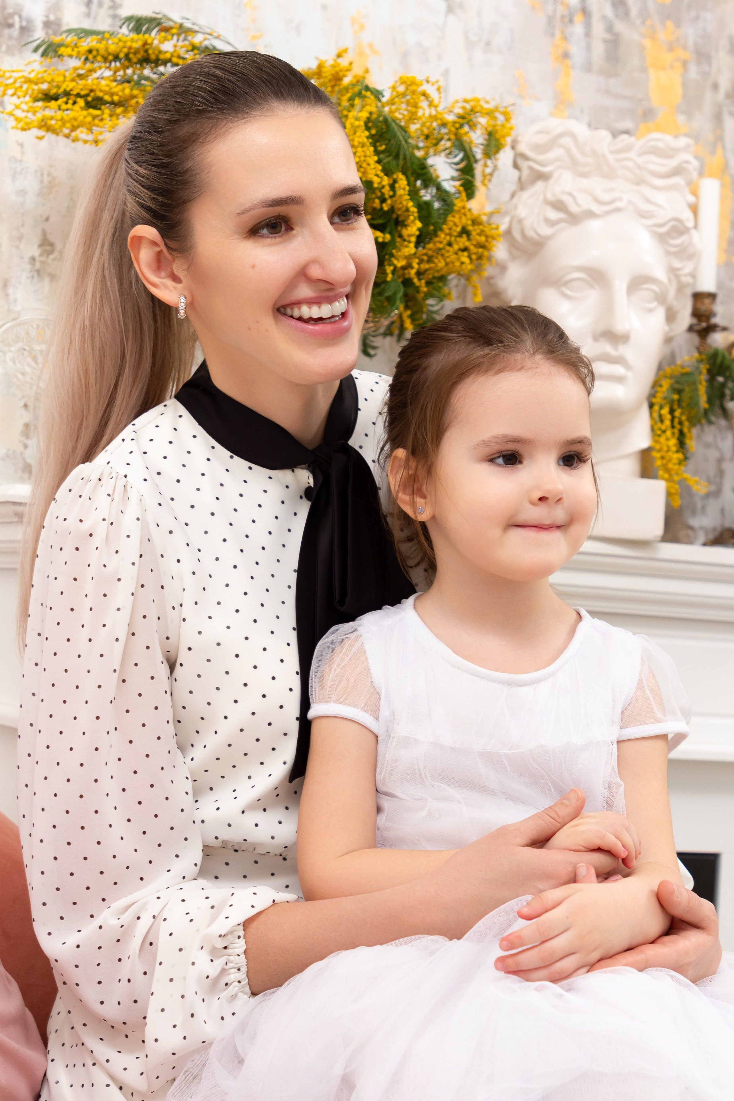 Фото день с мимозой. Портретный и семейный фотограф в Санкт-Петербурге Ульяна Жукова