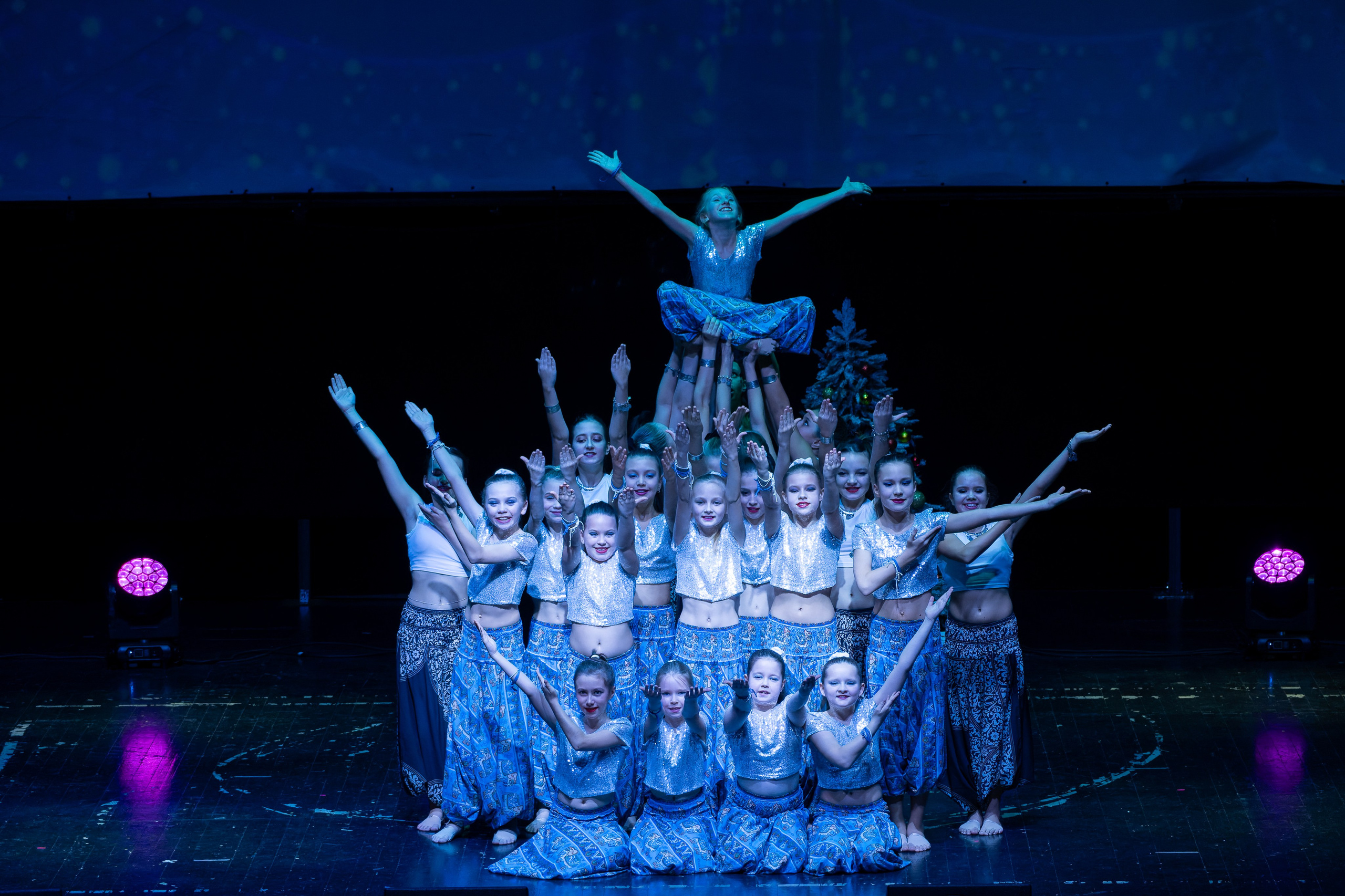 Съёмка новогодних праздников, елки для детей и родителей. «Студия DRONAVT`s» — видеосъёмка и фотография г. Москва