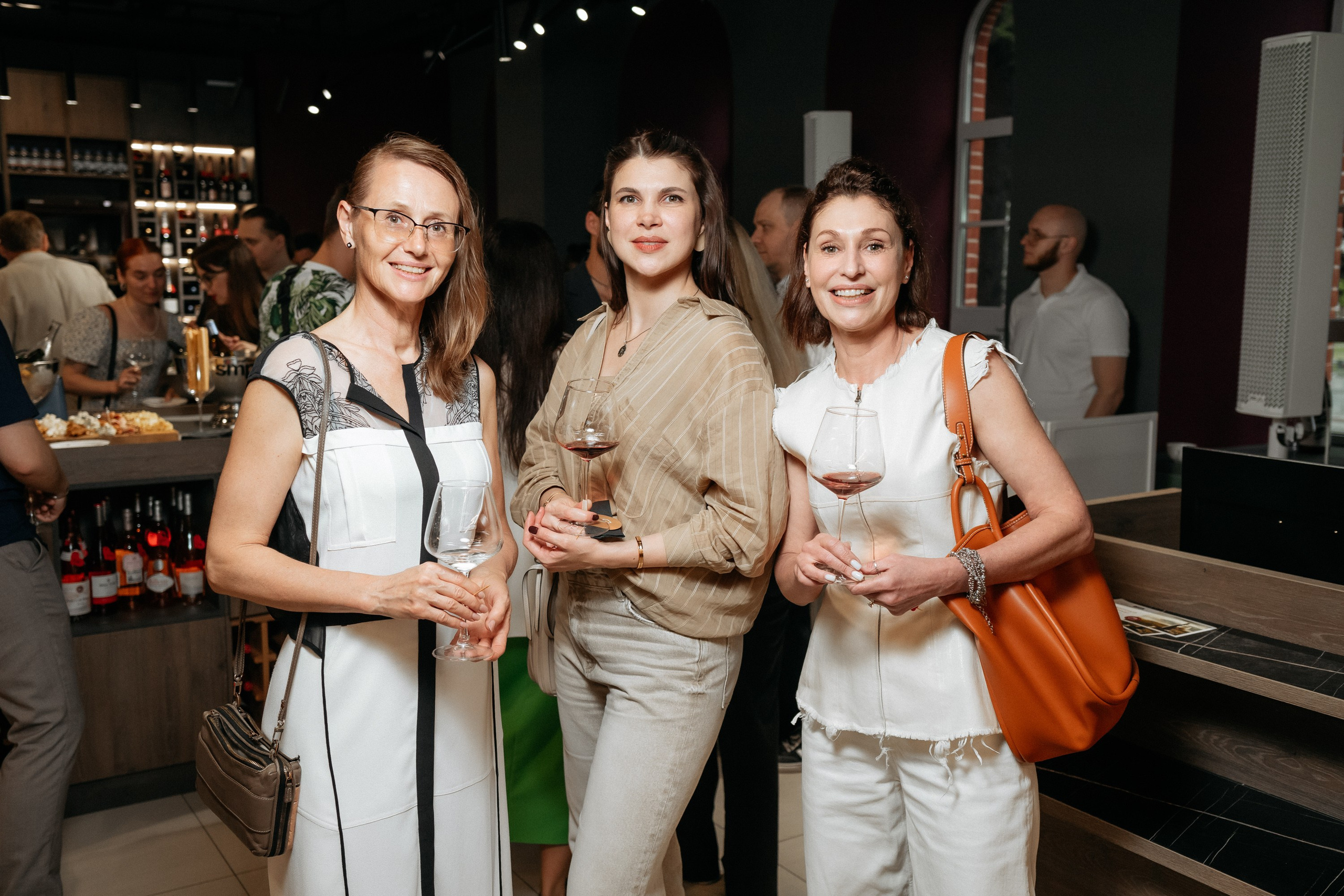 BY SIMPLE ВИНОТЕКА — ОТКРЫТИЕ. СВОИ. ФОТООТЧЕТЫ-СОБЫТИЯ-МЕСТА