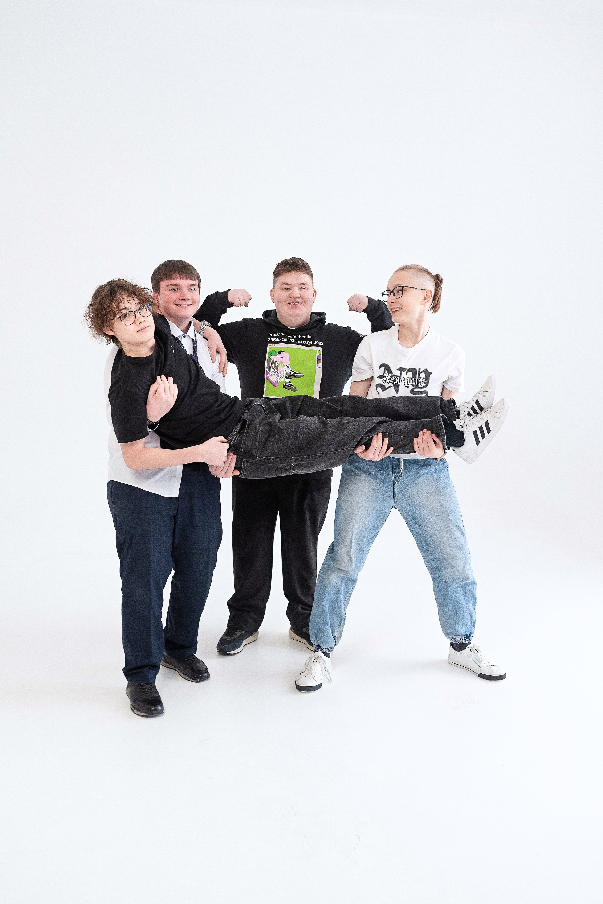 9 класс на циклораме. Детский и семейный фотограф в Сургуте и Нефтеюганске Анна Старцева