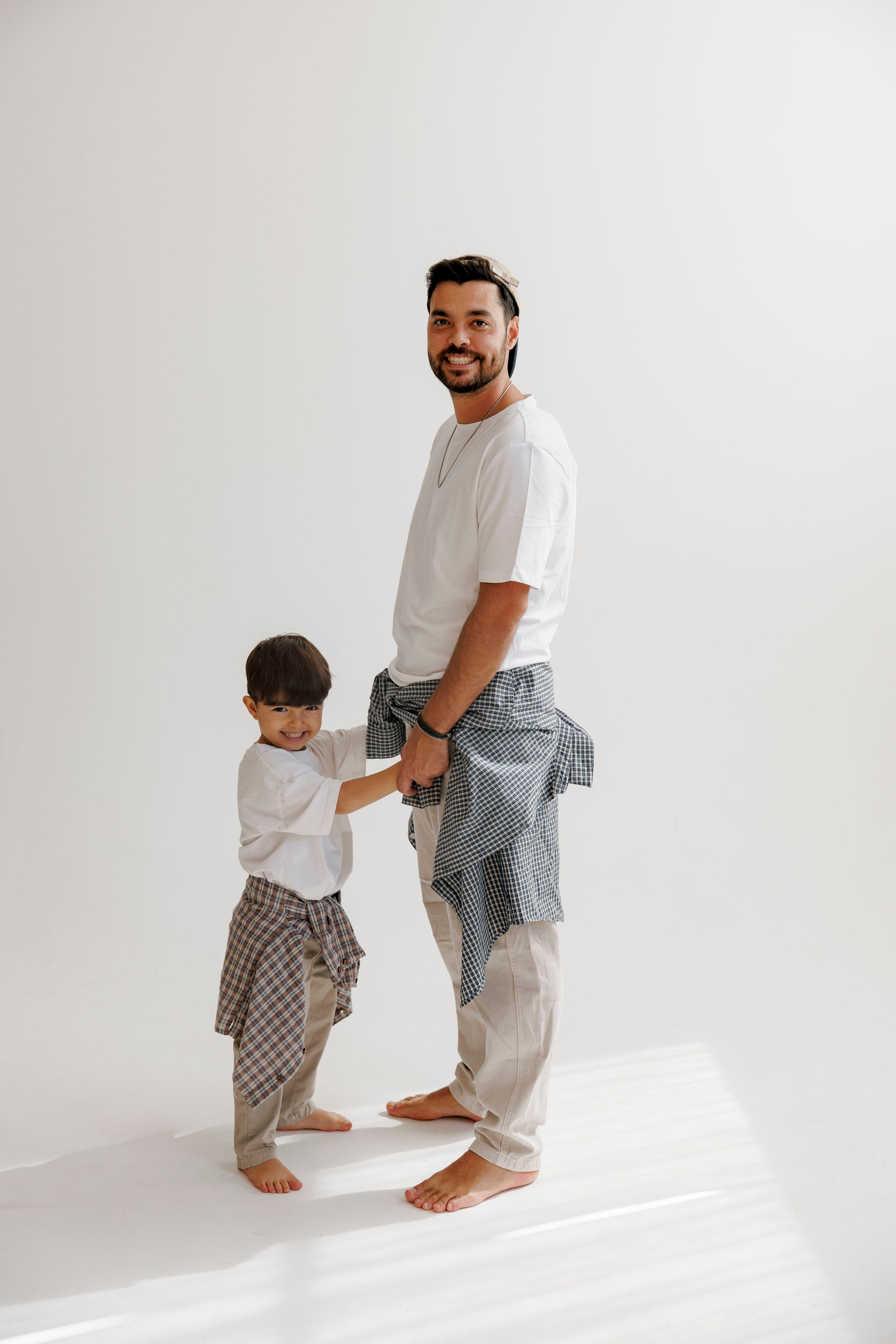 Family photoshoot inside the studio. Wedding and family photographer
