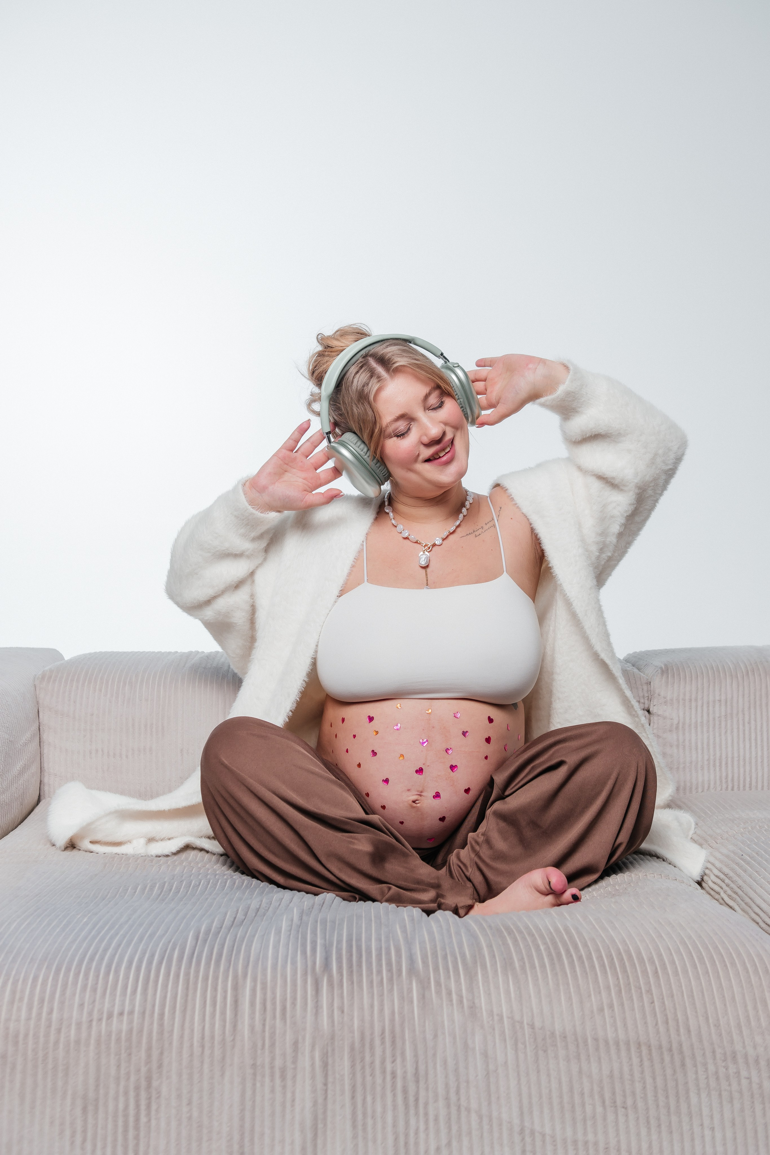 Фотосессия беременности в студии: сохранение прекрасных моментов ожидания. Свадебный фотограф в Москве