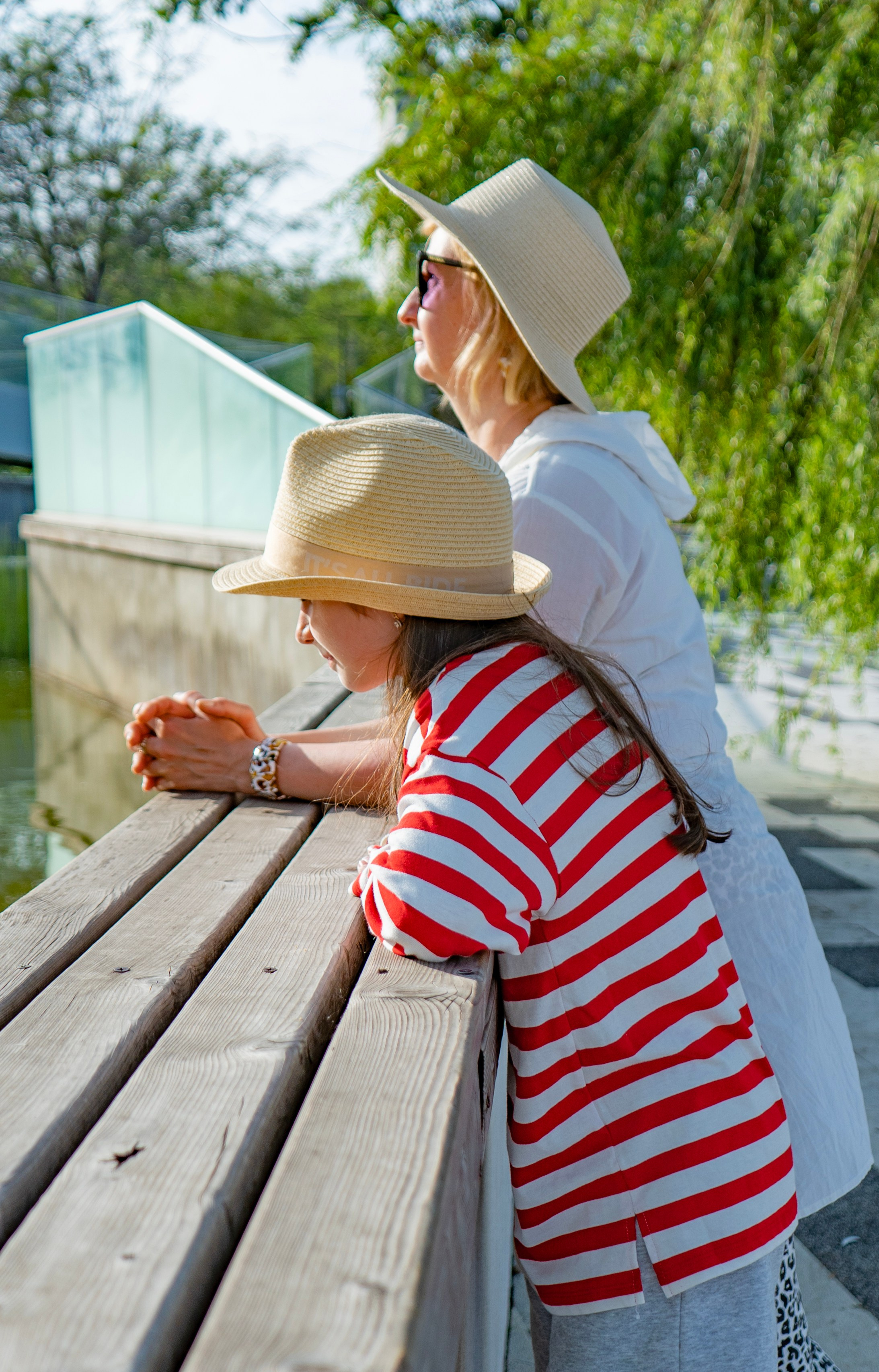 Съемка в центре Новороссийска. Семейный и детский фотограф Екатерина Черняева. Снимаю портреты, love story, фотопрогулки, работаю на улице, в кафе, студии, дома у клиента