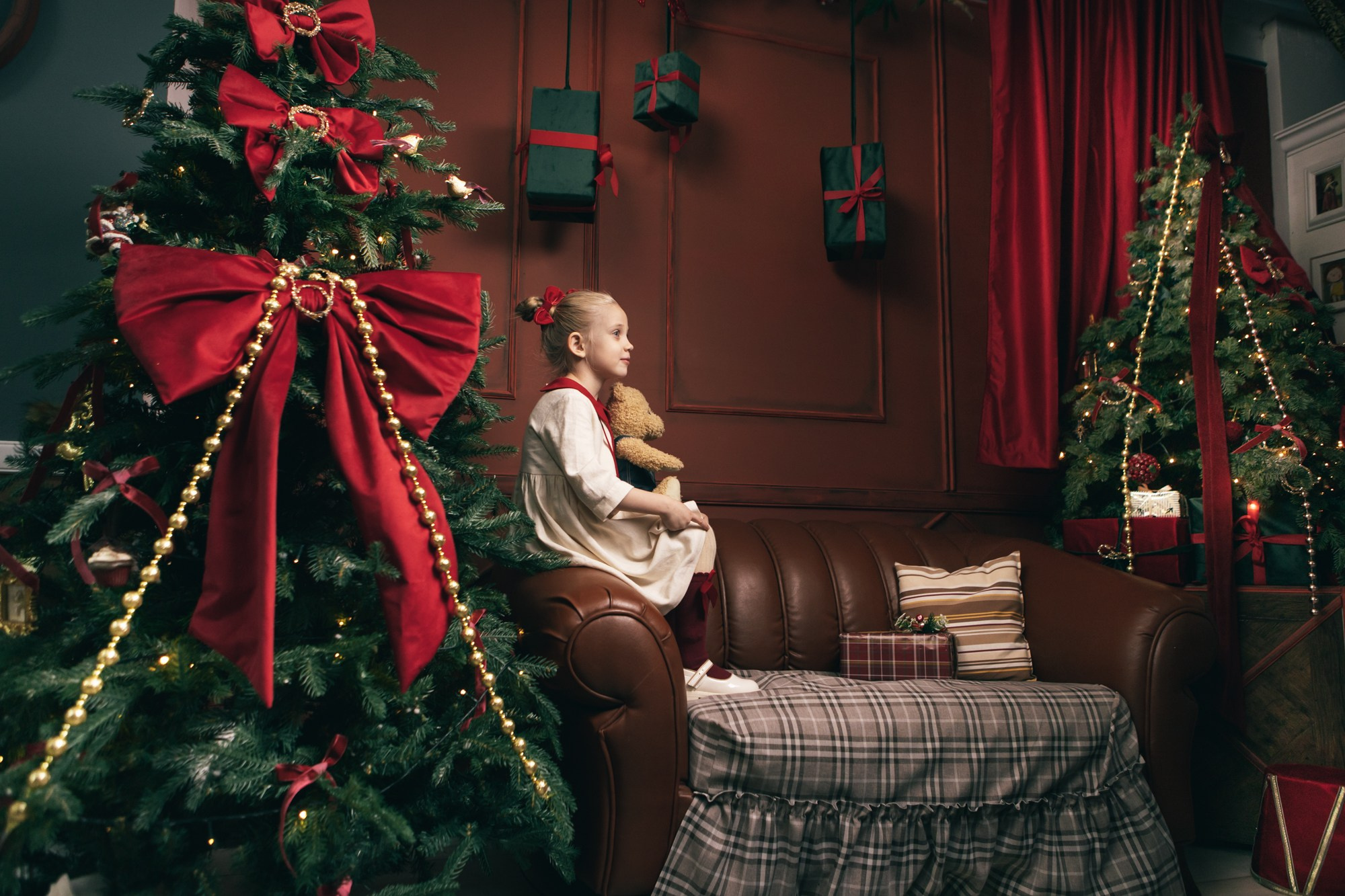 Семейная новогодняя фотосессия. Фотограф в Оренбурге. Профессиональный фотограф