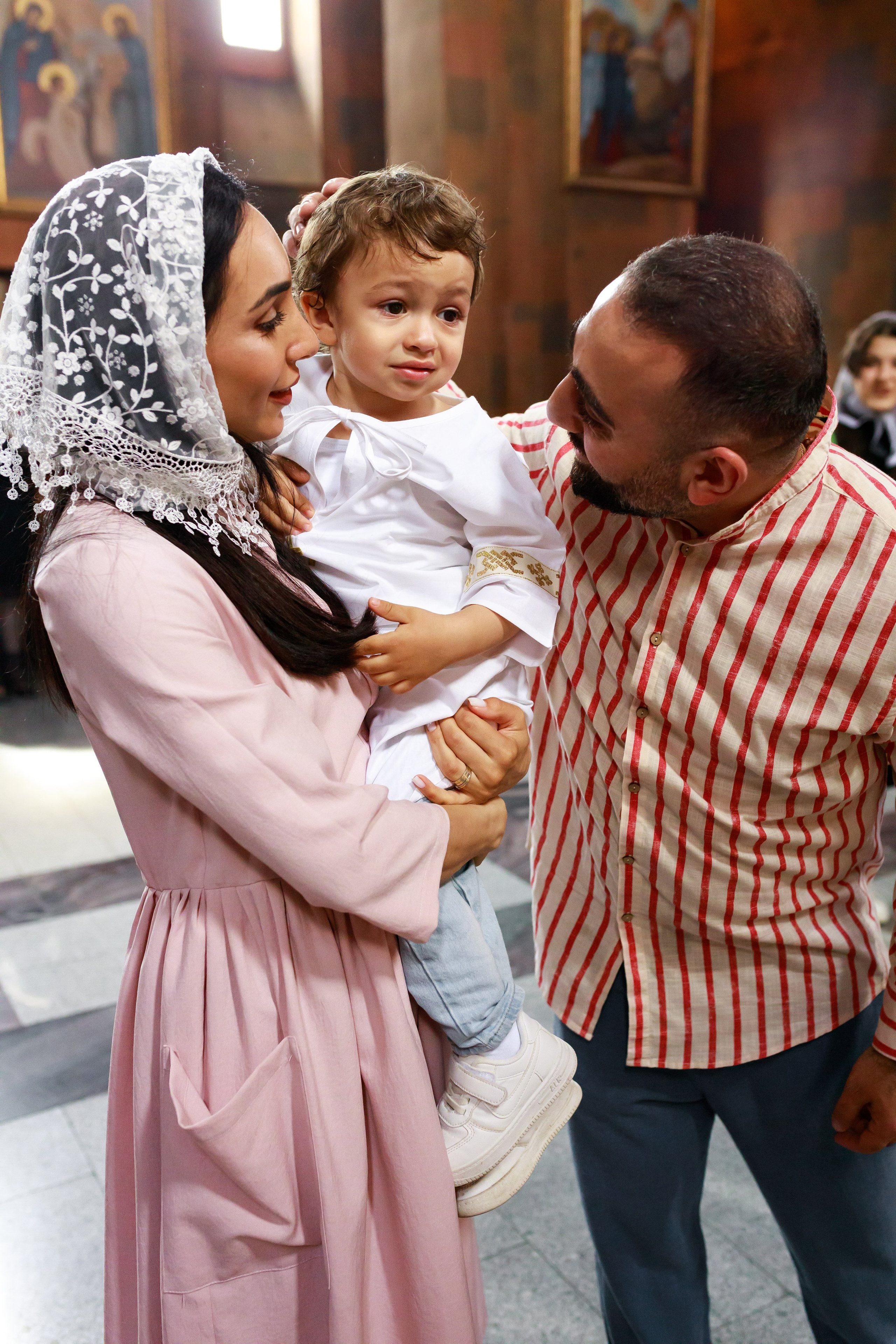 Таинство Крещения в Армянской церкви. Фотограф Тверь. Свадебные, семейные, индивидуальные фотосессии