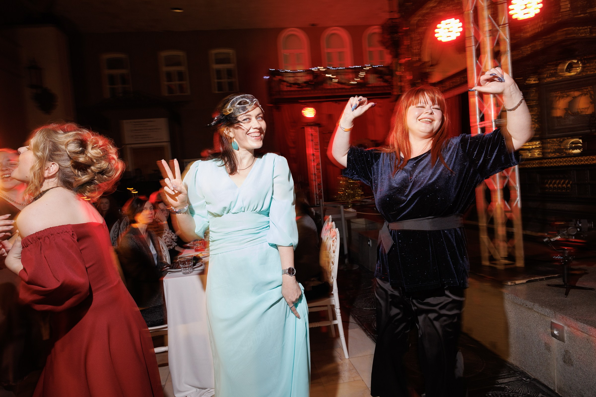 Фотограф на съемкку копоратива. Контент для бизнеса в Екатеринбурге Полдень Медиа