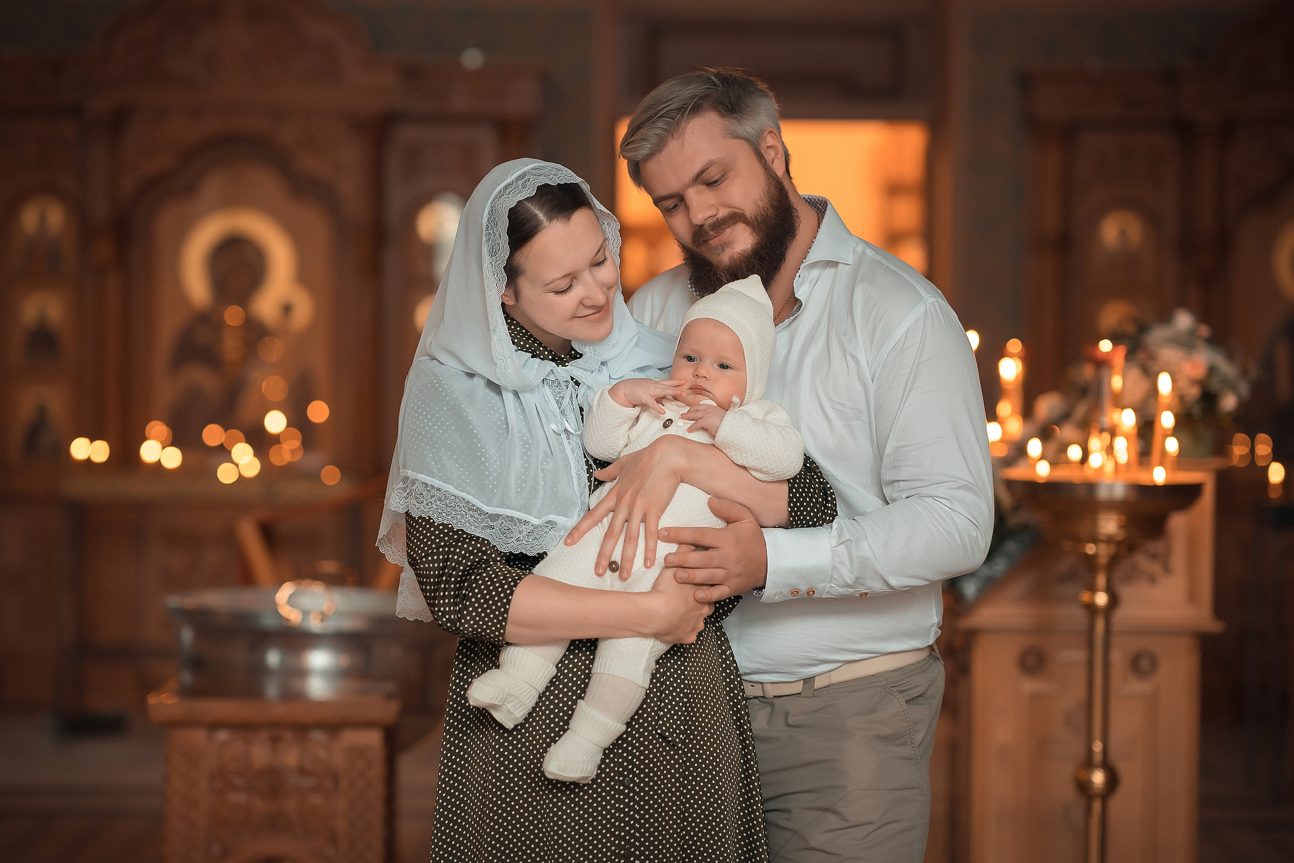 Крещение ребенка в Красноярске. Фотограф на Крещение и Венчание в Красноярске Рамазанова Юлия