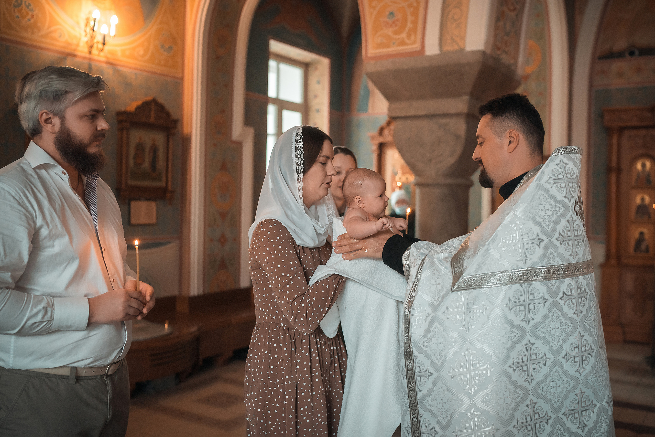 Крещение ребенка в Красноярске. Фотограф на Крещение и Венчание в Красноярске Рамазанова Юлия