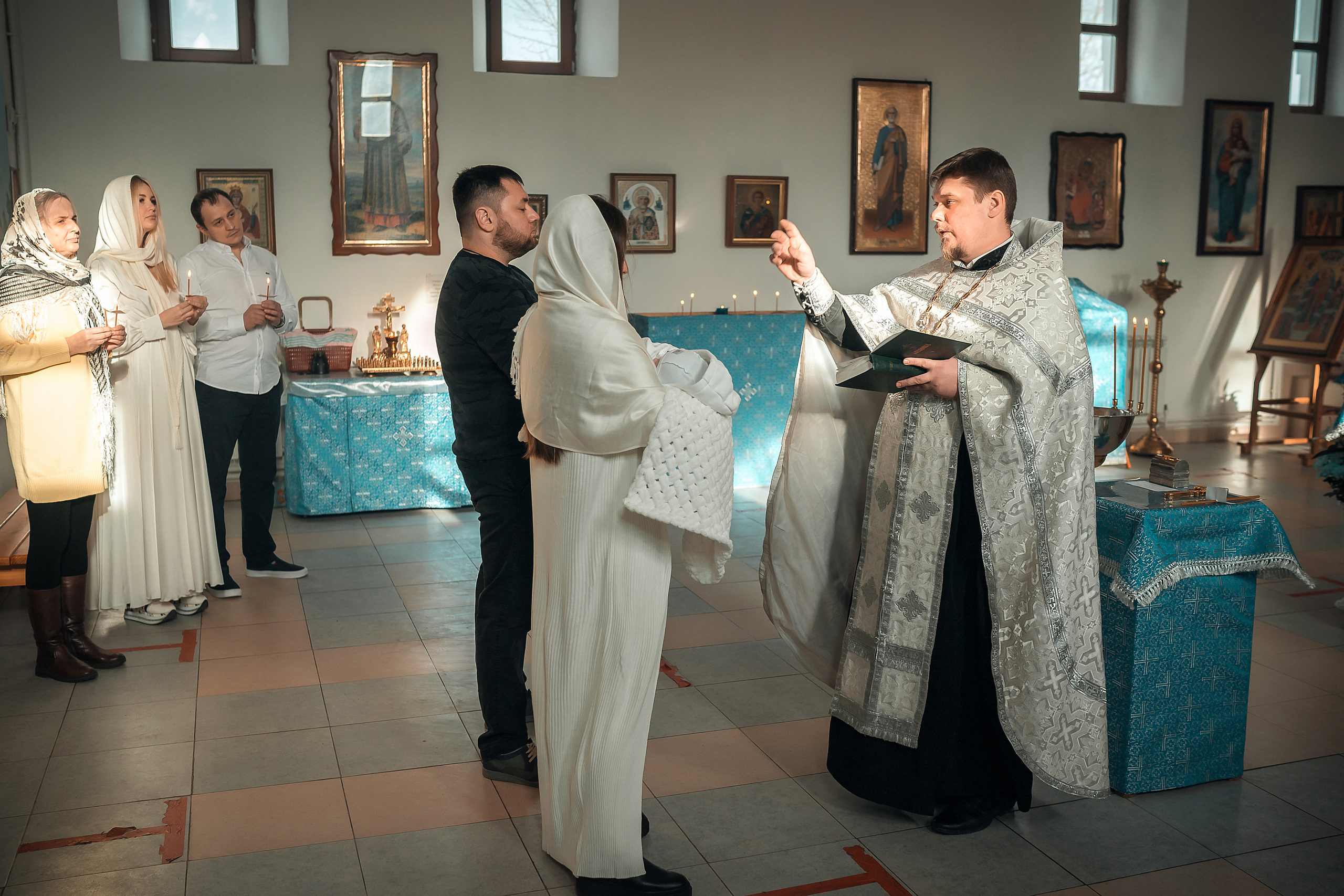 Крещение Артема Храм иконы Божией Матери «Всех Скорбящих Радость». Фотограф на Крещение и Венчание в Красноярске Рамазанова Юлия