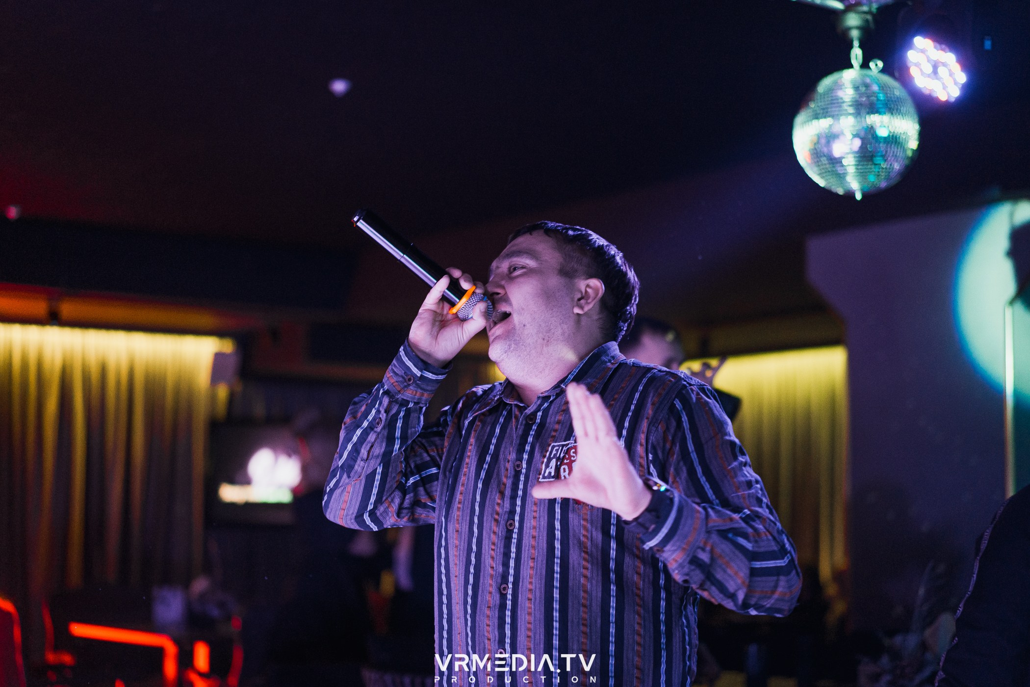 НОВОГОДНЯЯ РАЗМИНКА в караоке-баре «Volna»