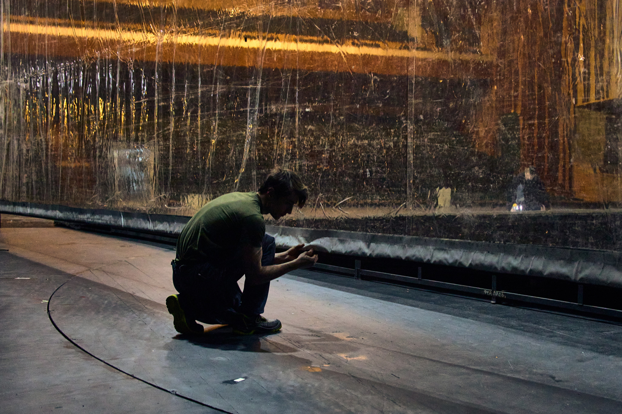 Монтаж спектакля Двойник. Фотограф Юлия Маринина