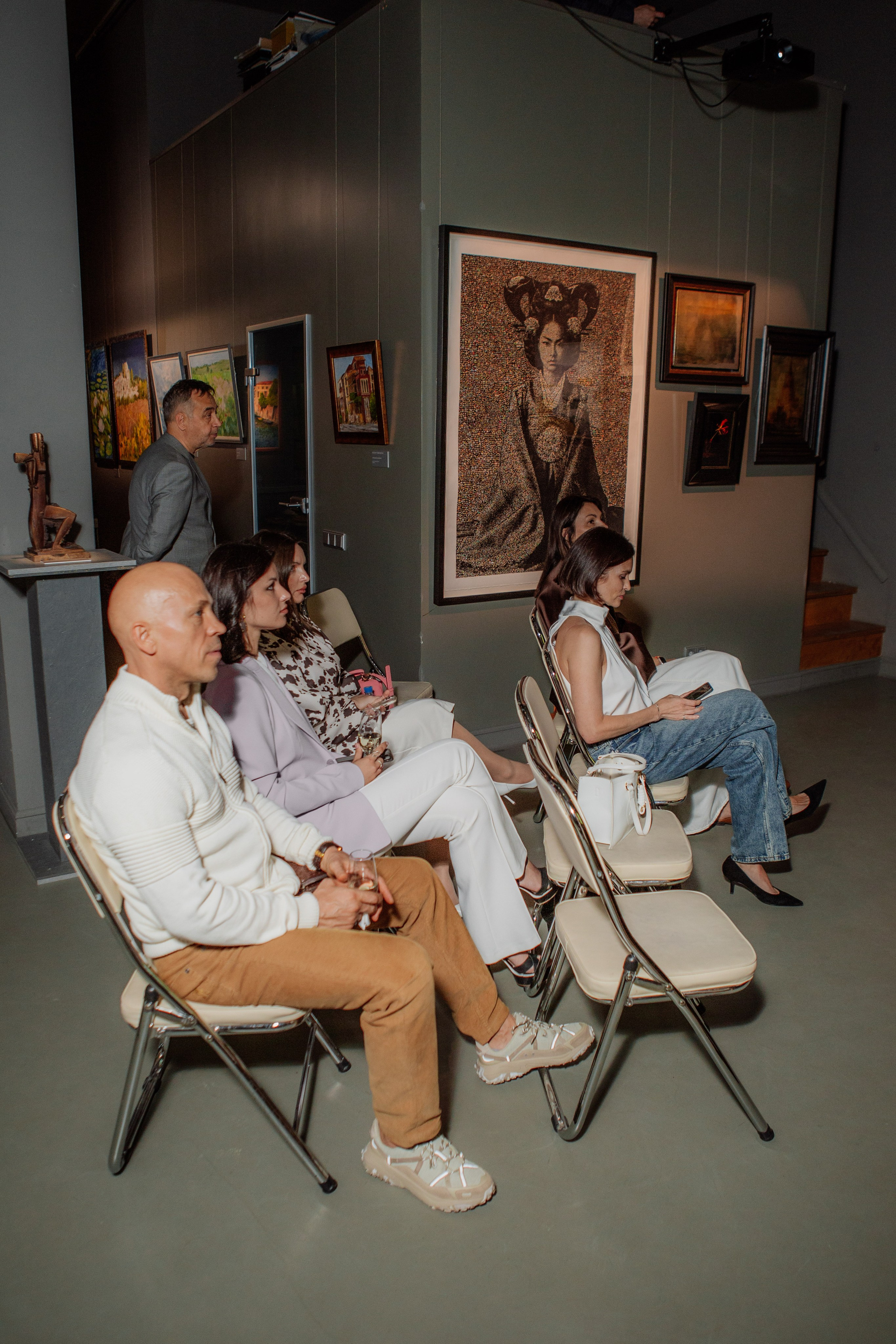 ВЫСТАВКА SNEG GALLERY. Репортажный фотограф Москва (детские праздники, квизы, концерты, дни рождения, свадьбы)