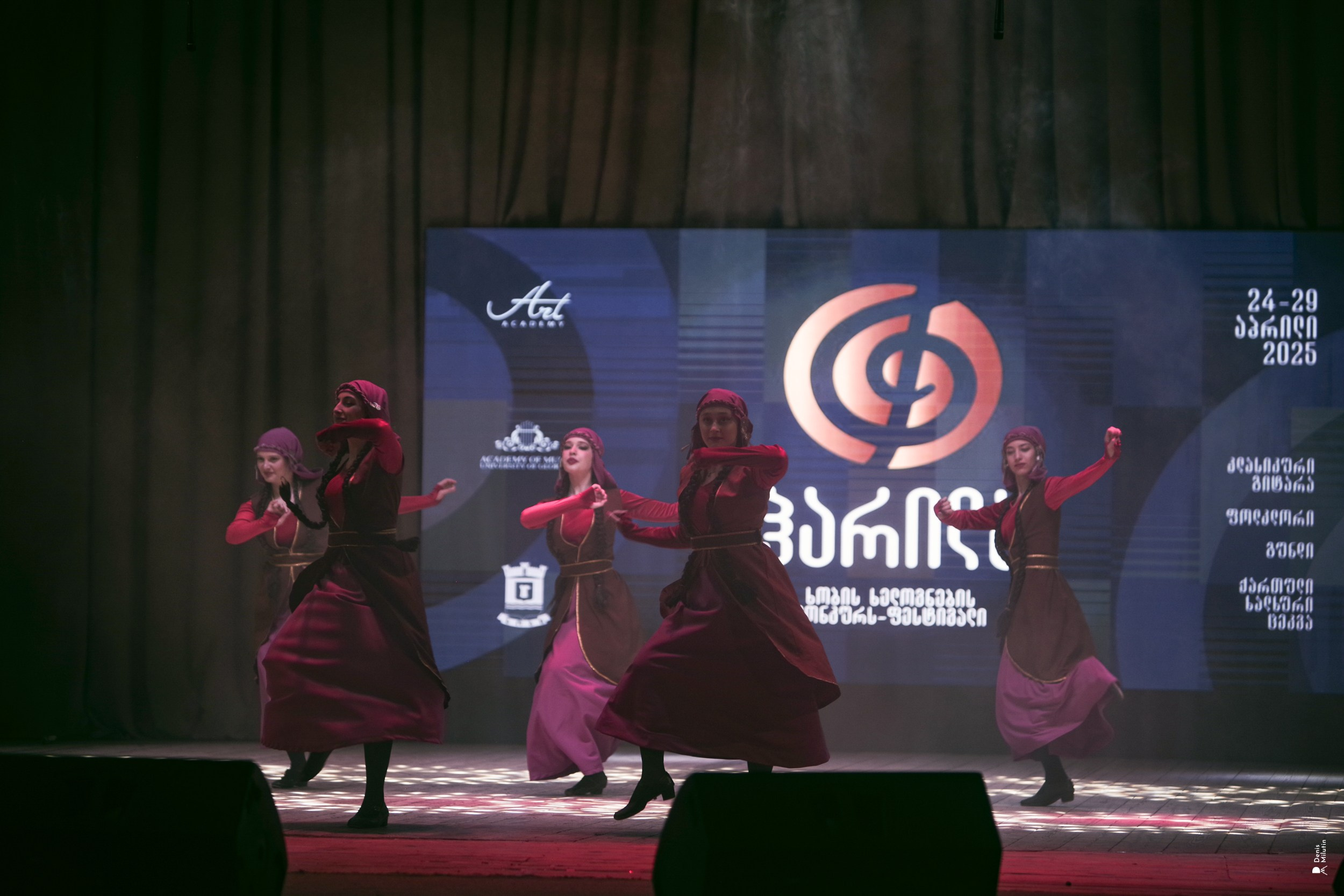 Танцы в Хоби. Портретный фотограф Денис Милютин