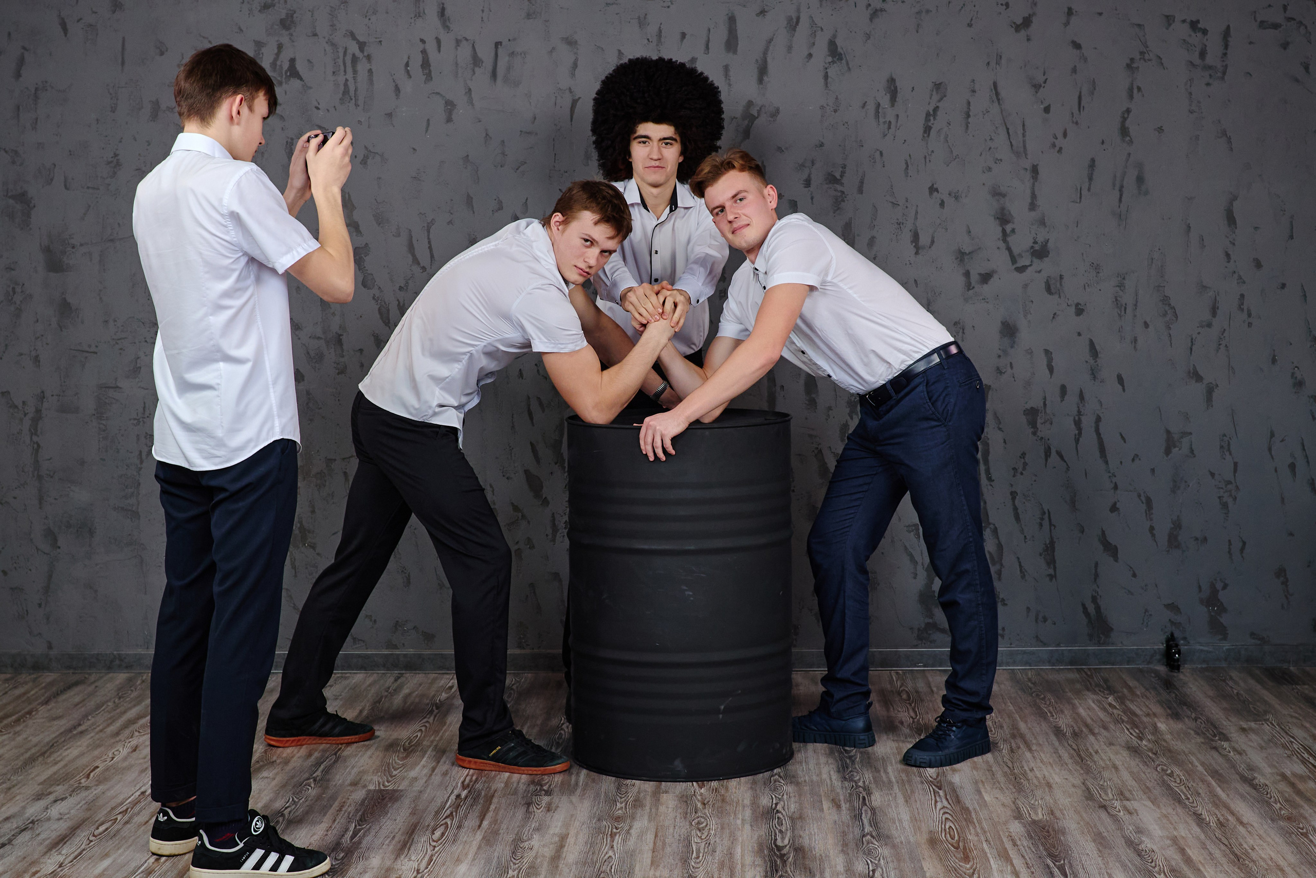 Сьемка выпускного альбома в студии DARK LOFT таганрог. Фотограф Выпускные альбомы Таганрог Сергей Коробченко