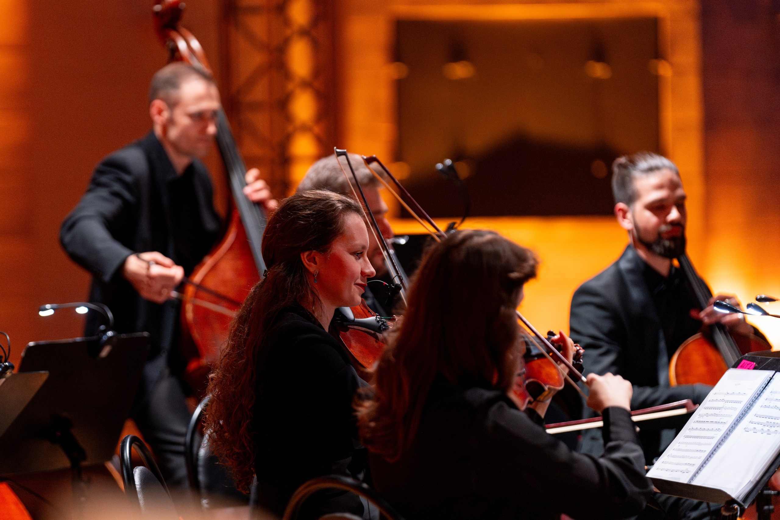 Симфонический оркестр Lumisfera при свечах. Фотограф Никита Комаров