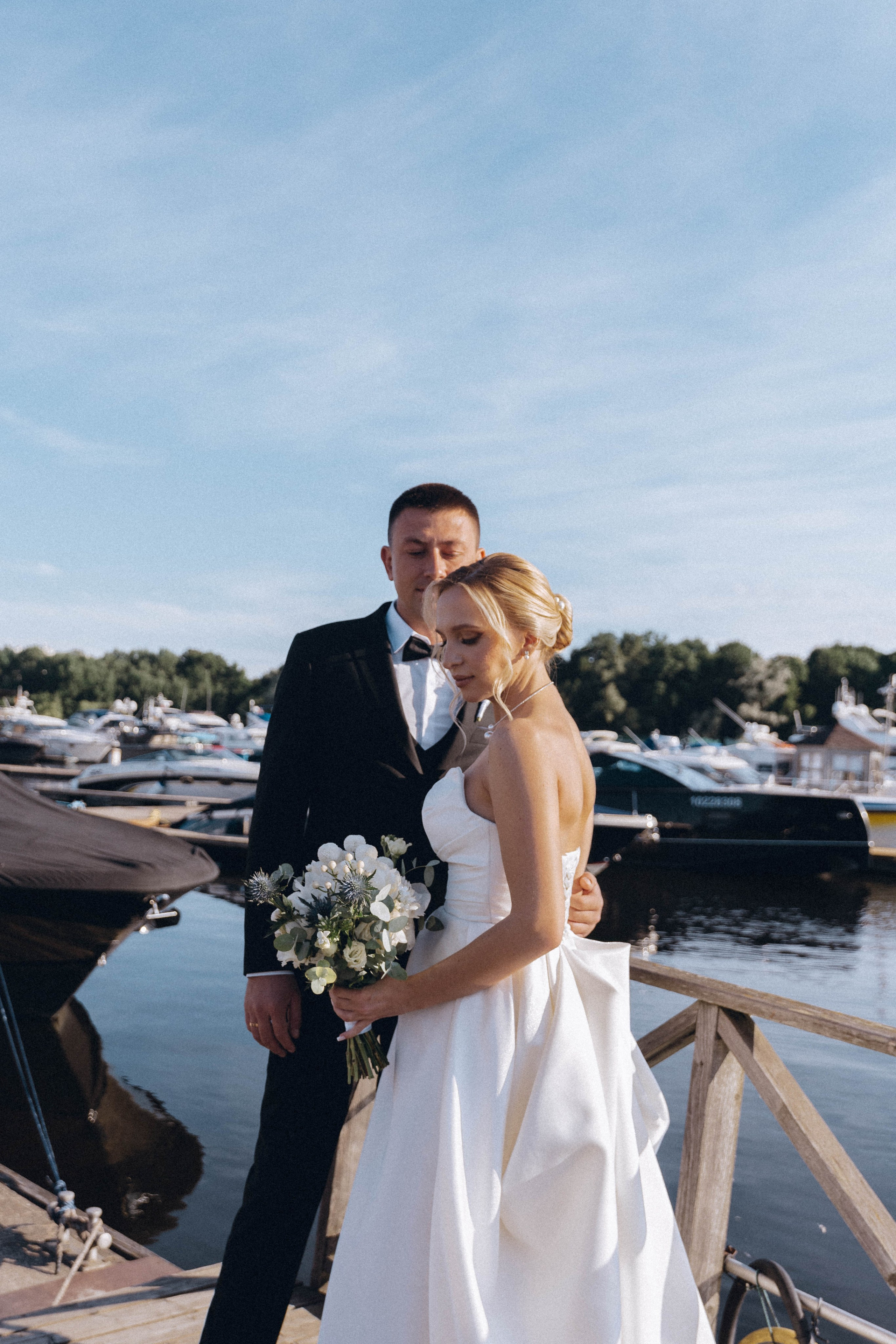 СВАДЕНБНАЯ СЬЕМКА НА КАТЕРЕ ПО КАНАЛАМ САНКТ-ПЕТЕРБУРГА И В АКВАТОРИИ НЕВЫ. Профессиональный фотограф, Санкт-Петербург — Виктория Богомолова