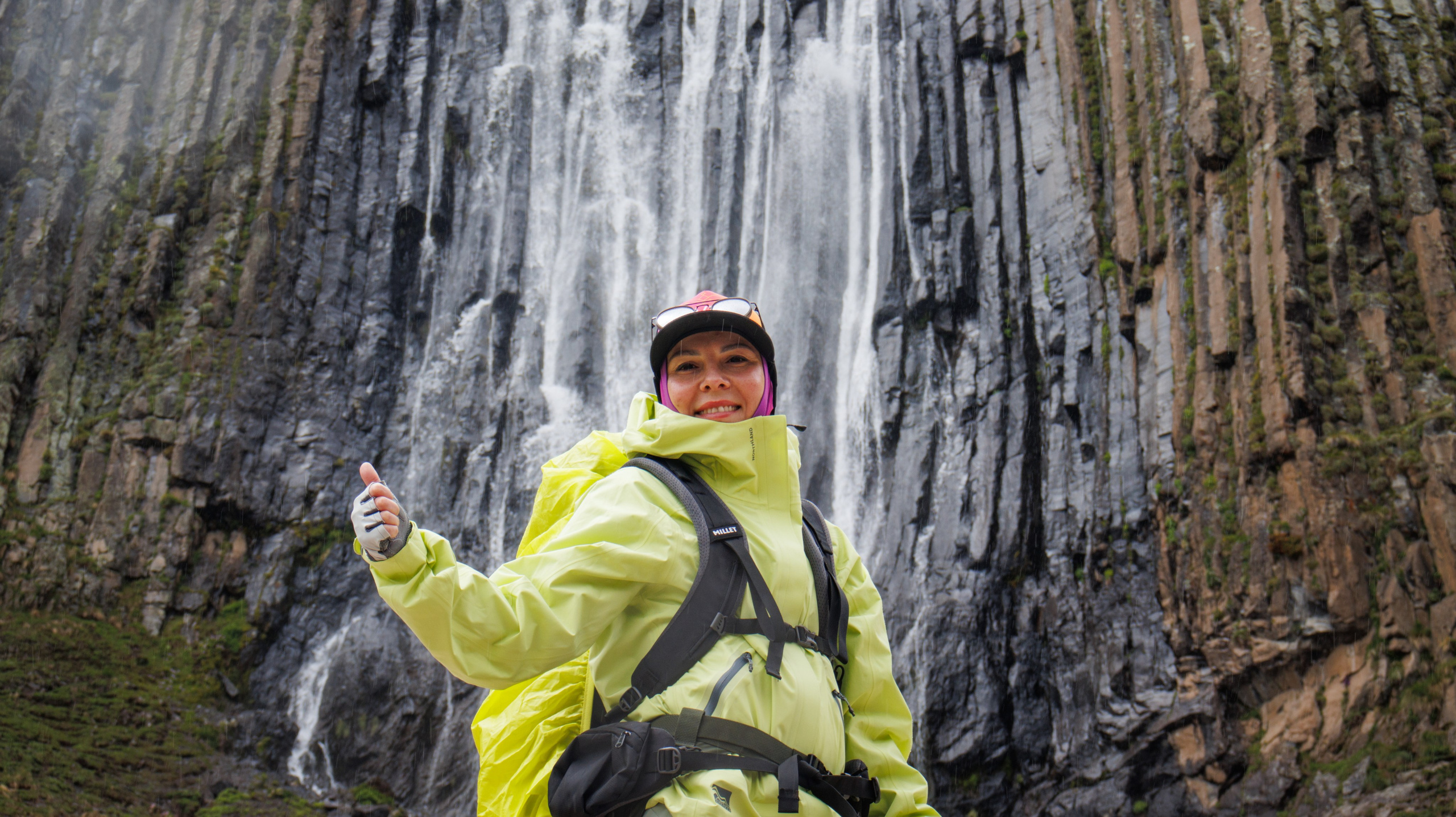 Трекинг / Терскольский водопад. Фотограф на трекинг и восхождение Эльбрус, Приэльбрусье. Елизавета Бобок