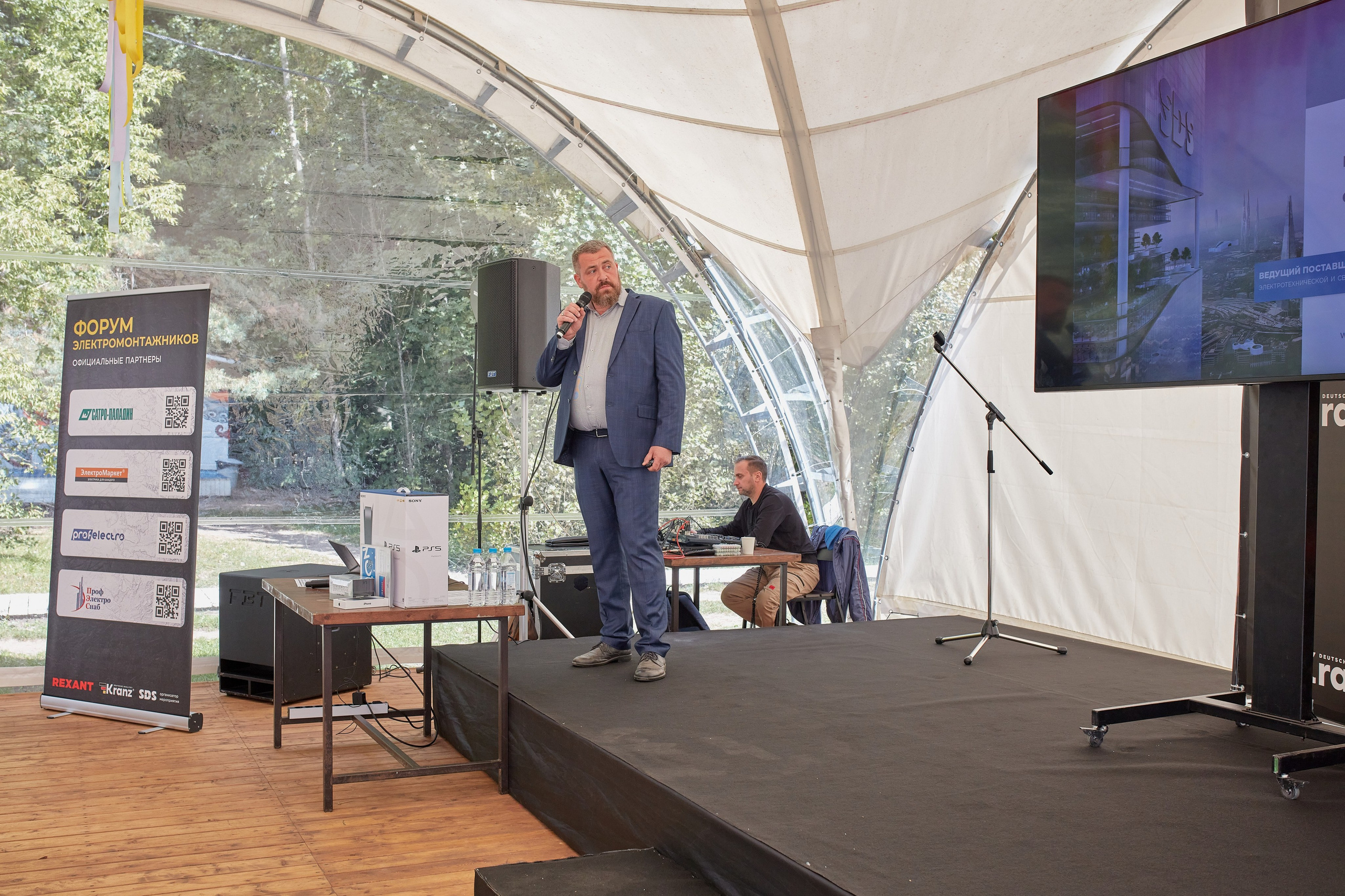 Форм электромонтажников Rexant и Kranz. Коммерческий фотограф в Москве Павел Володин — фотосъемка для бизнеса