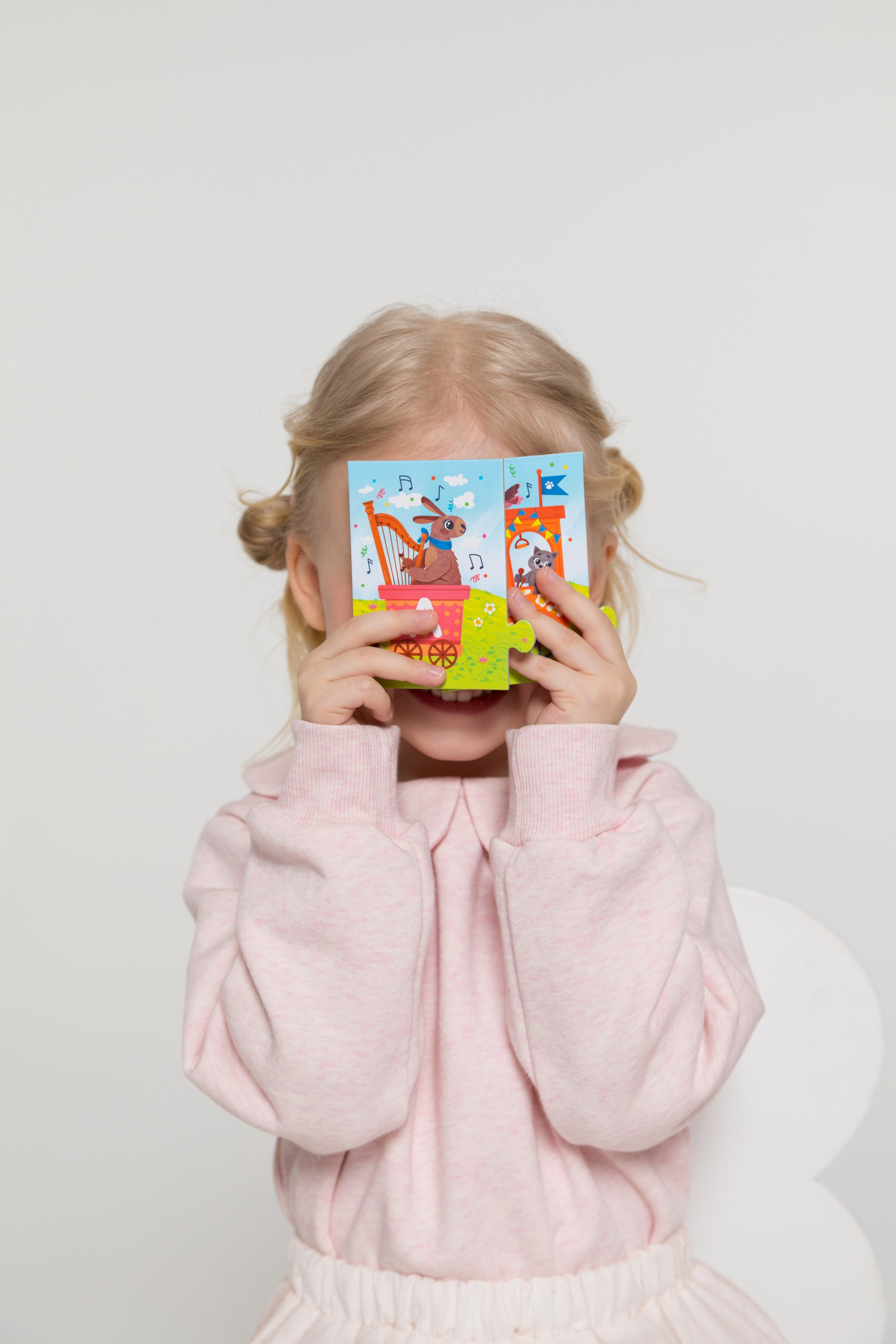 Имиджевая и каталожная съёмка для бренда детских пазлов. Детский и контент фотограф Надя Волкова Санкт-Петербург