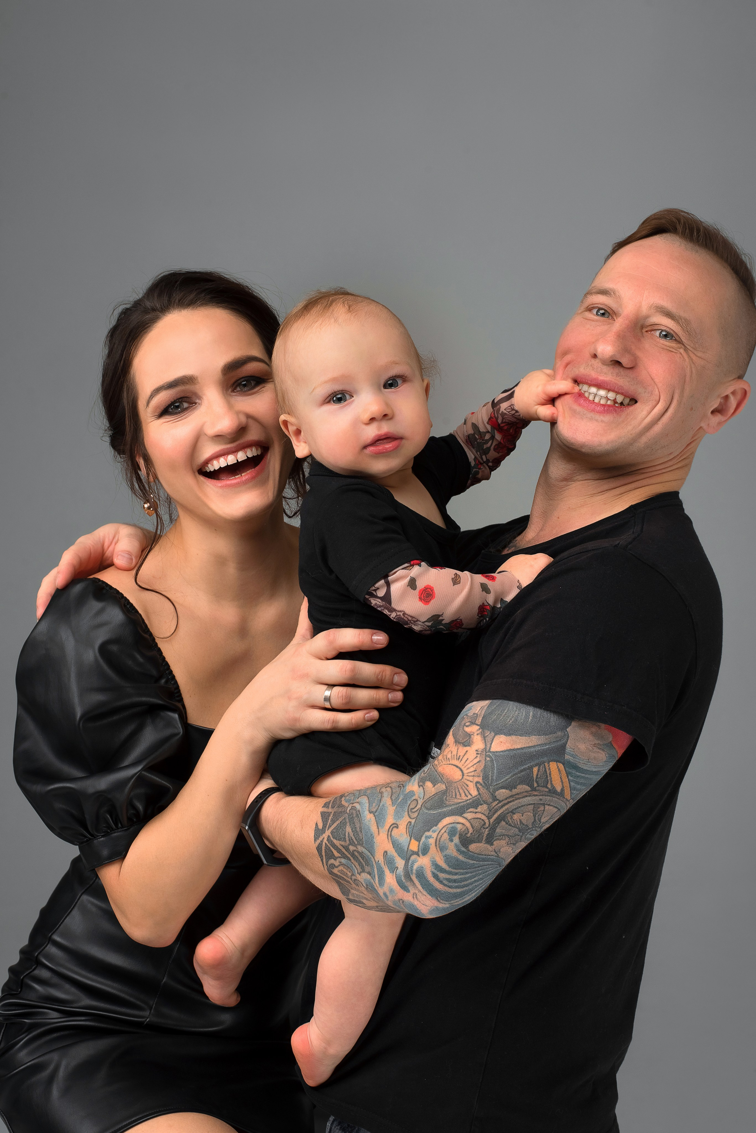 Семейная фотосессия на циклораме в СПб. Фотограф Юлия Кондратьева