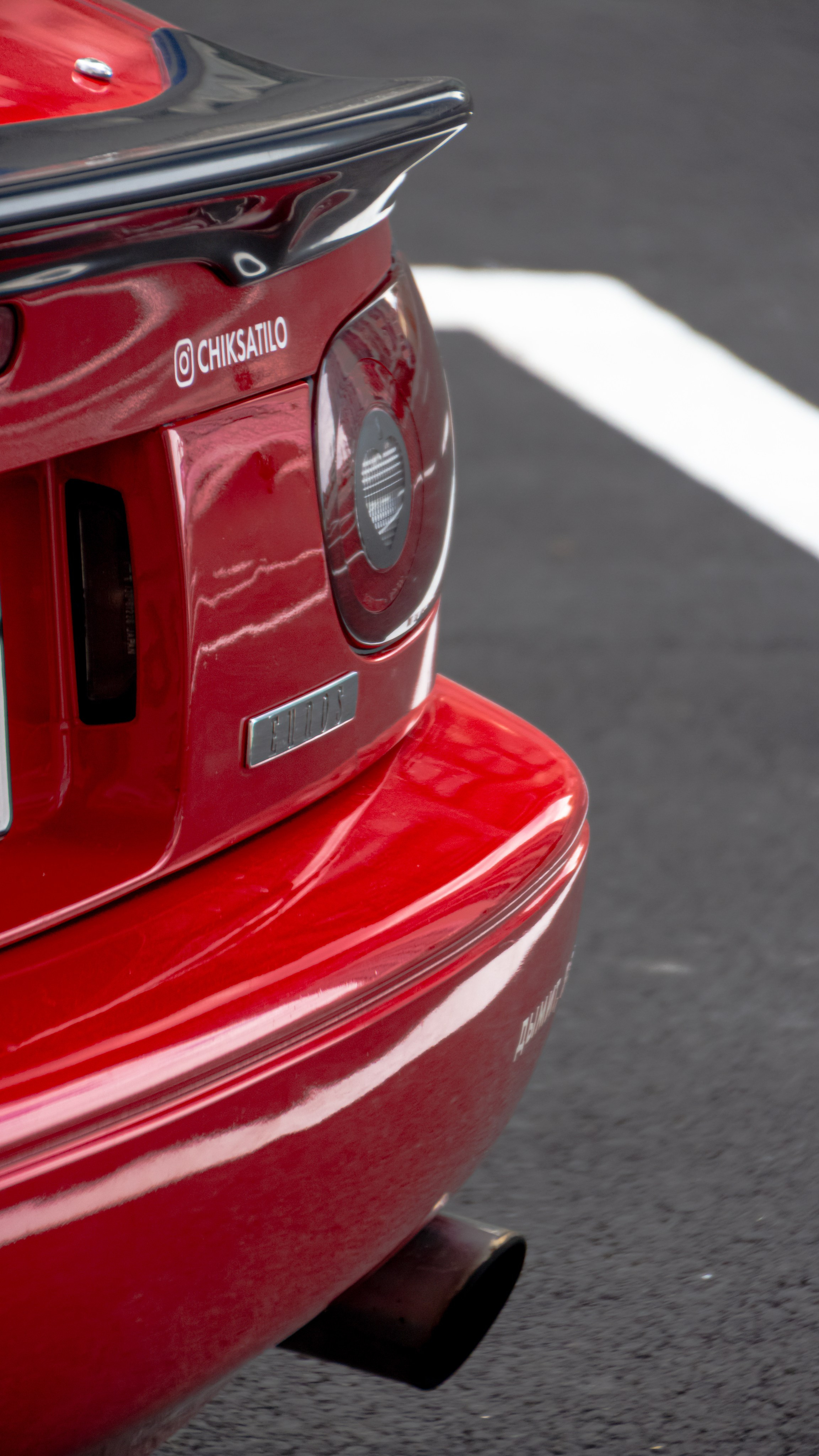 Фото Mazda MX-5 Miata (Eunos Roadster) NA: красный родстер