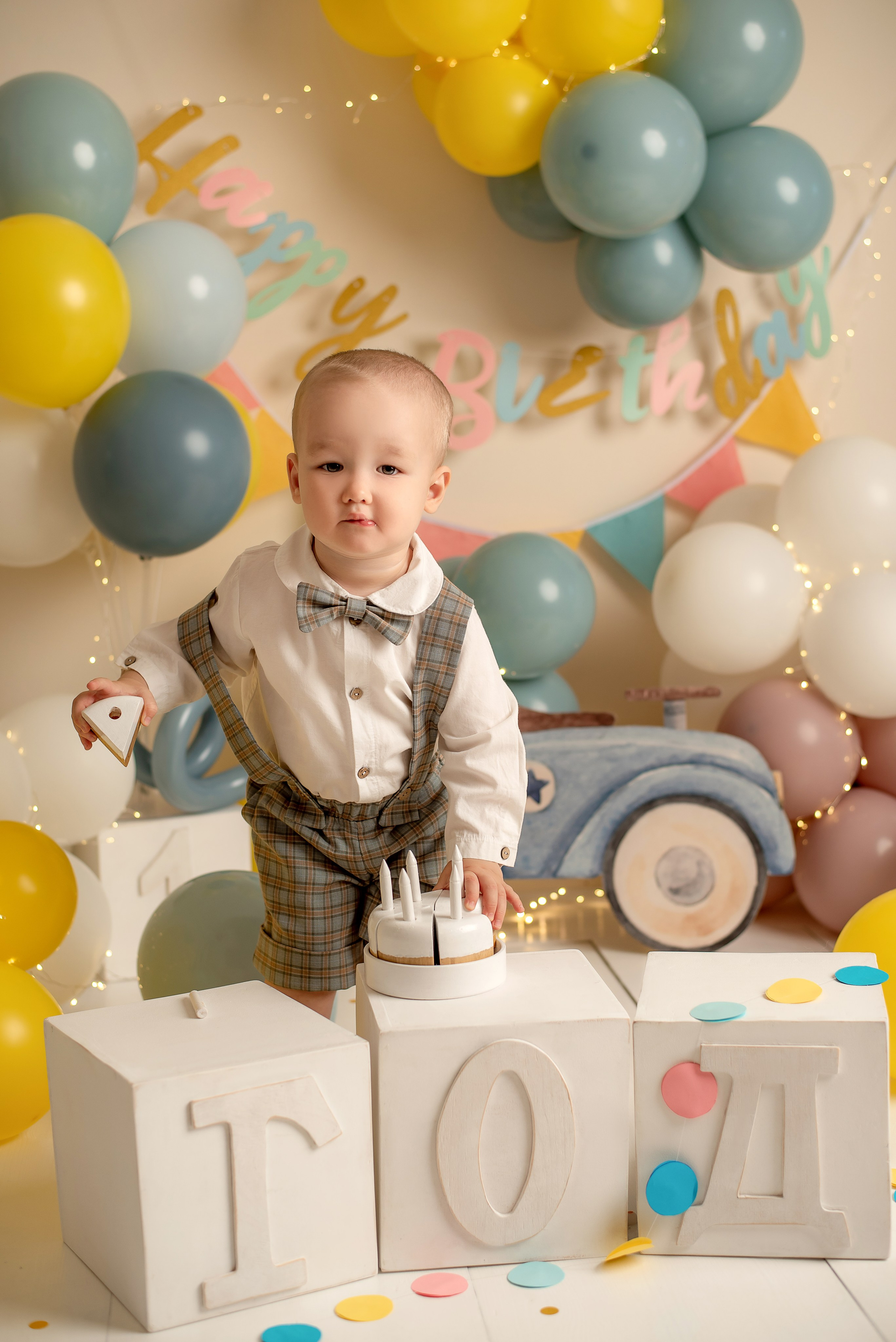 Коленька- яркая фотозона. Семейный и детский фотограф Наталья Горда