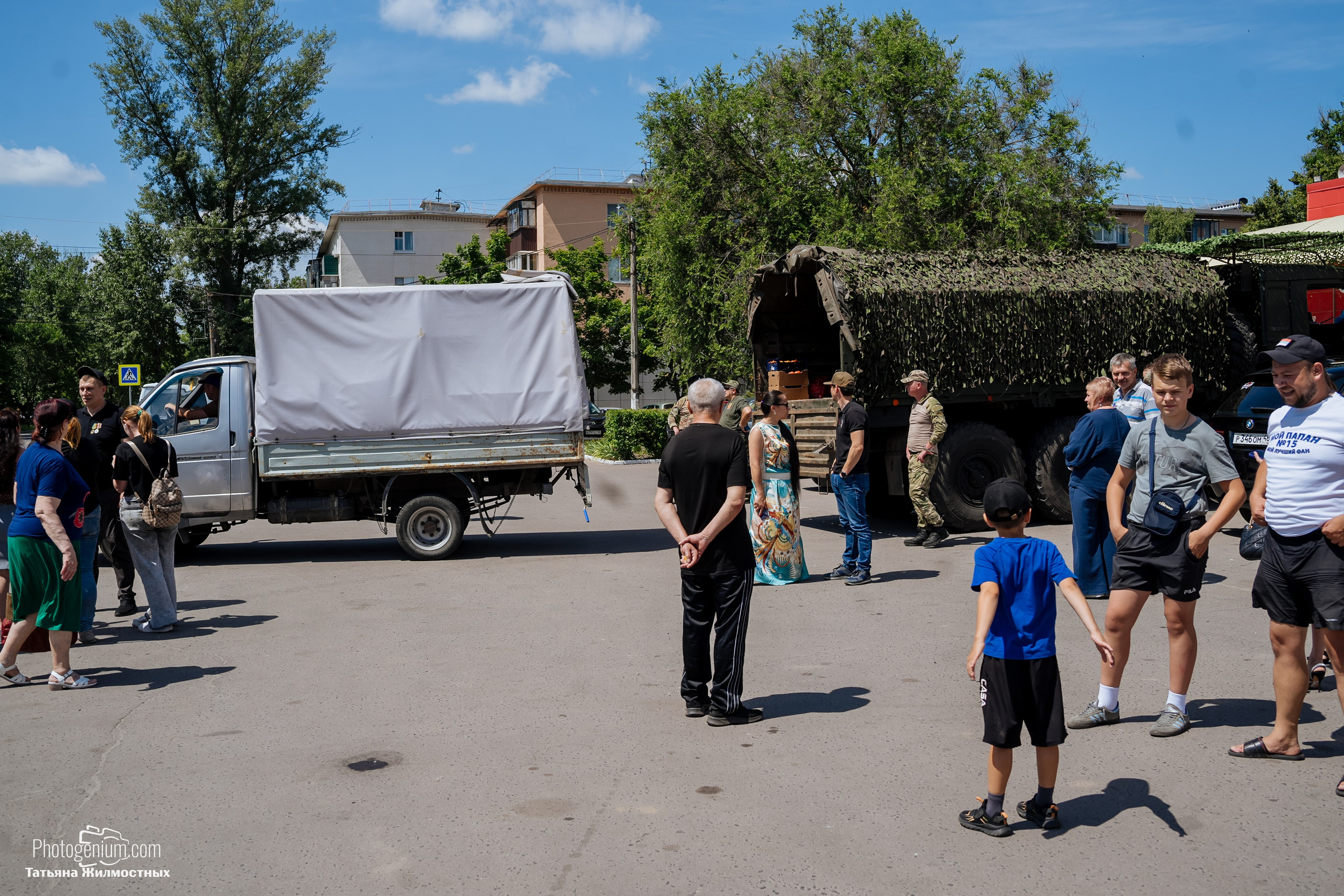 8 июня «Патриоты из Курска» сбор гуманитарной помощи у кинотеатра «Родина». Фотограф Нижний Новгород Татьяна Кейод