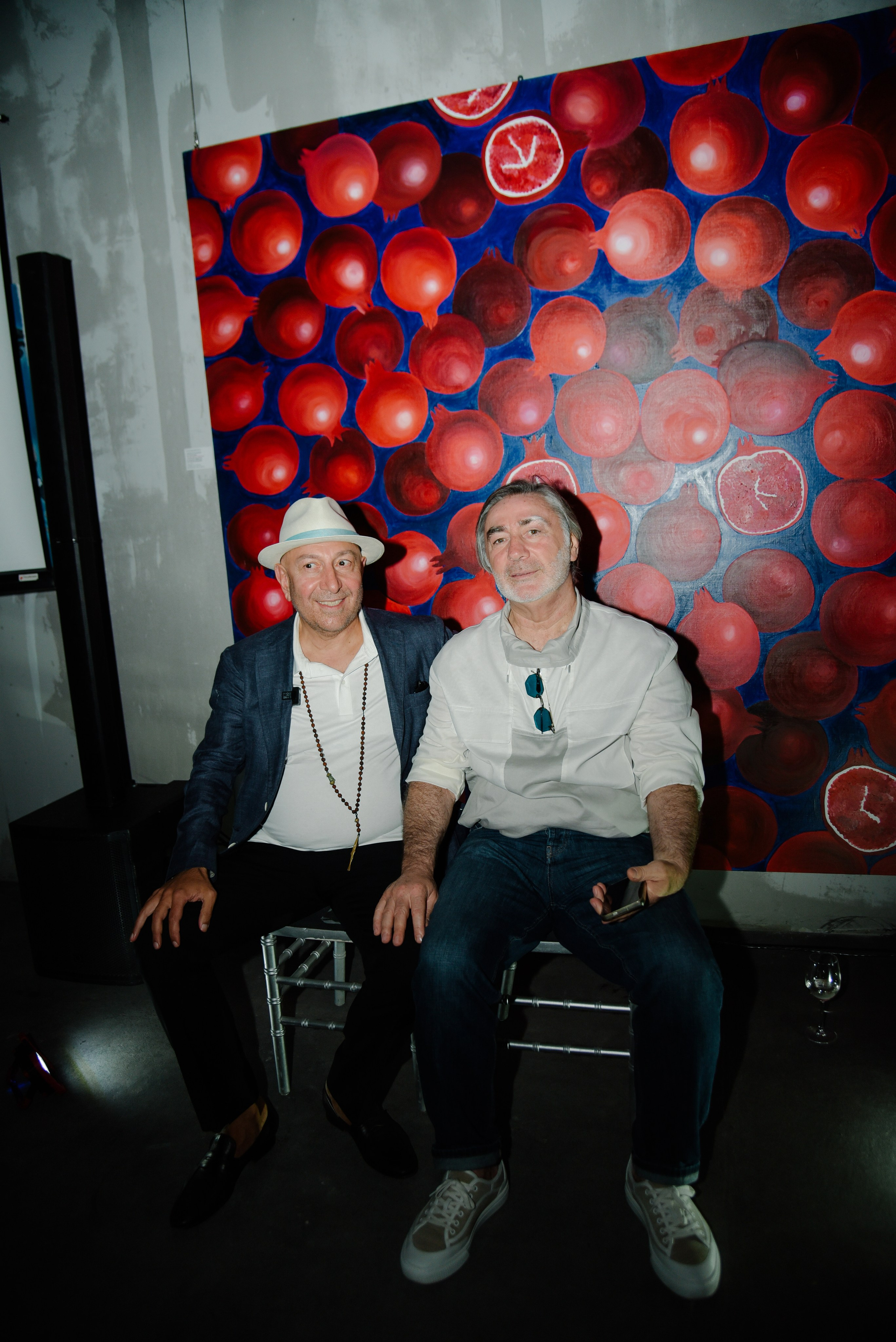 Александр Дильбази Игра взглядов в гранатовом саду. Фотограф Лола Волна, город Москва