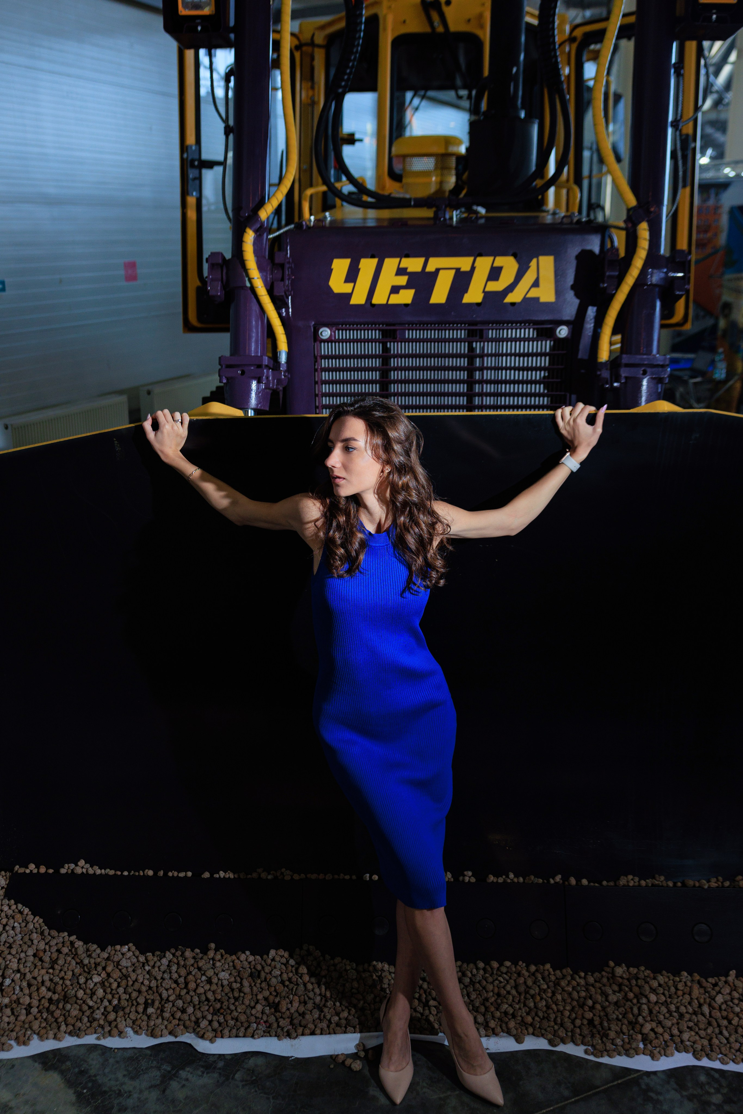 Фотограф для Модельнай съемки на строительной выставке 100+. Контент для бизнеса в Екатеринбурге Полдень Медиа