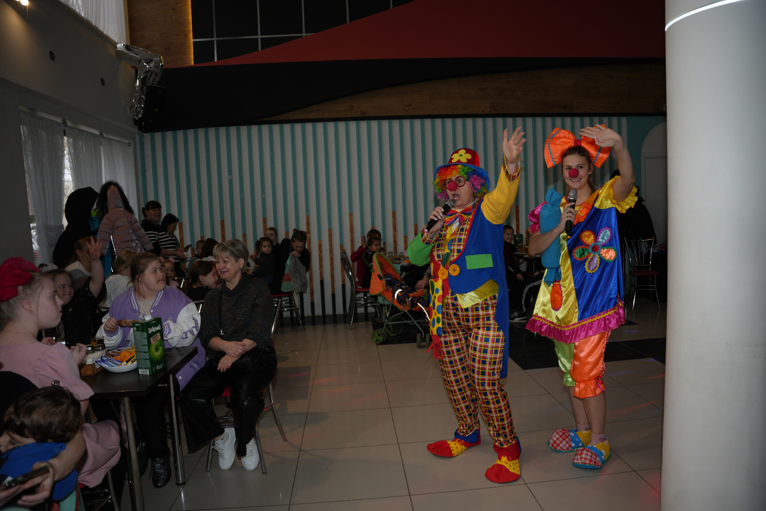 Социально —благотворительная акция «Ты в этом мире не один», посвященная Международному дню инвалидов. ВЫПУСКНЫЕ АЛЬБОМЫ, Школьный фотограф, семейный и свадебный в Саратове и области Ольга Плаксина