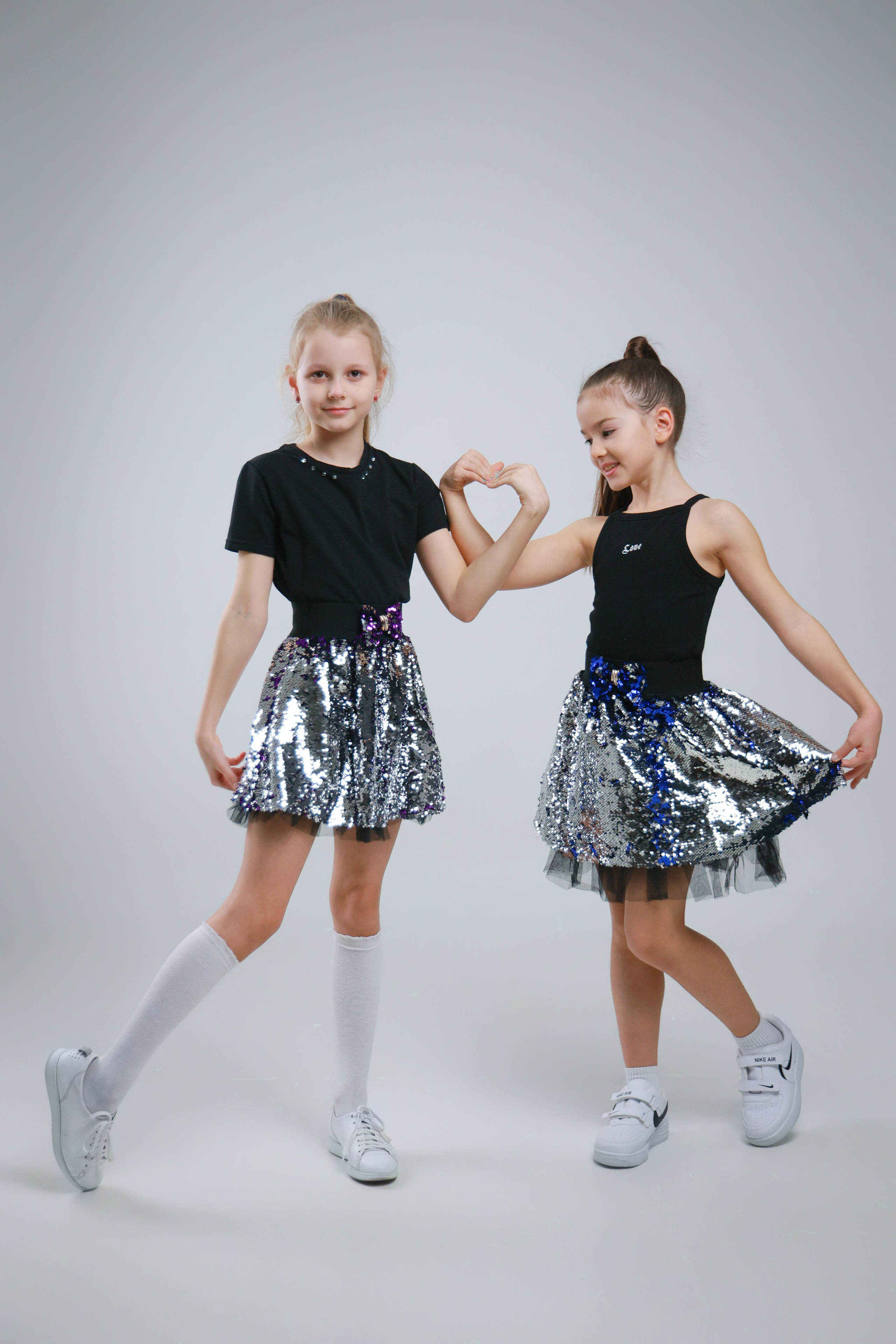 Фото детских платьев для рекламы на маркетплейсах. Фотограф, видеограф