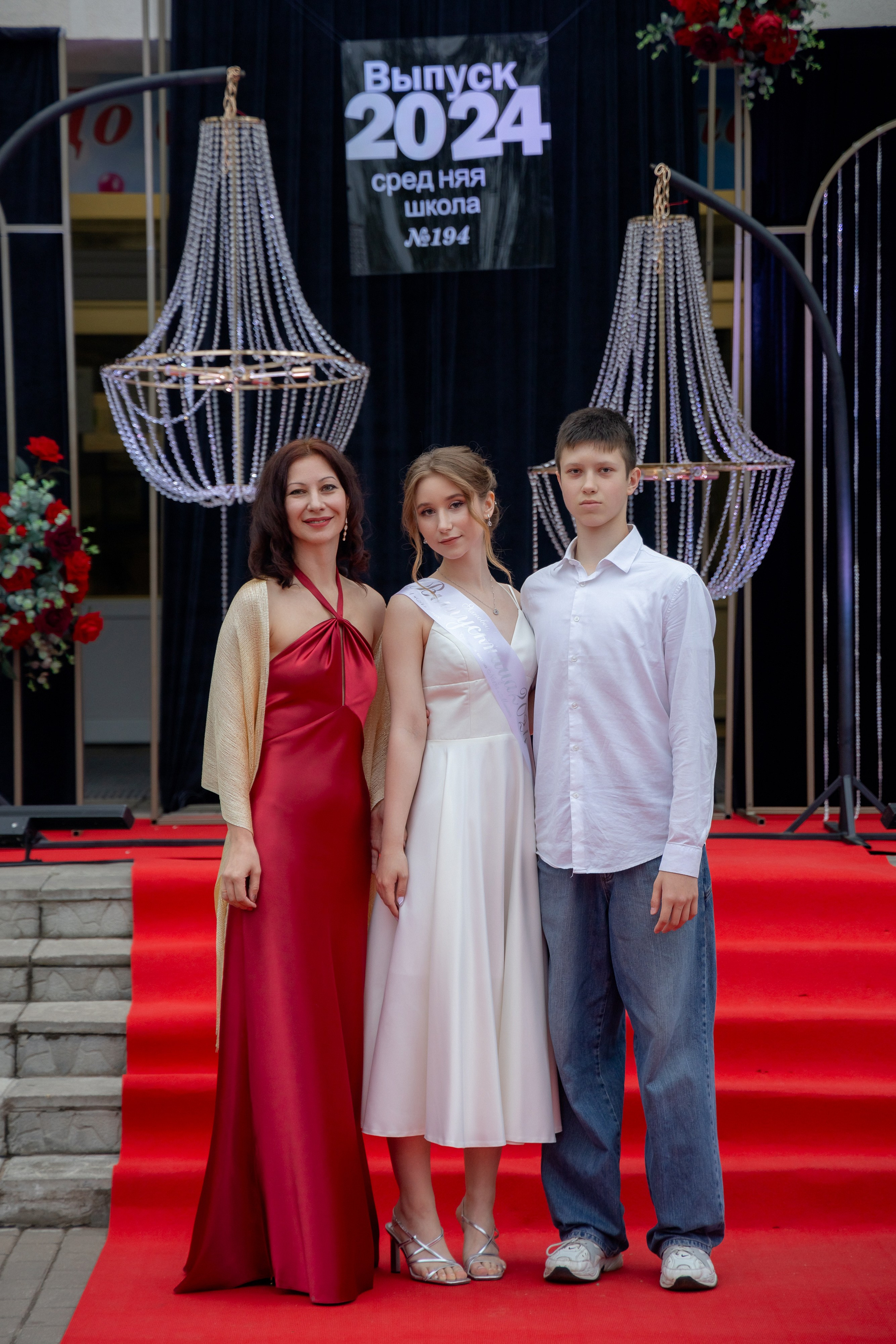 Школьный выпускной 2024 год в Соколе (Минск). Свадебный фотограф в Минске/Беларуси Сергей Спиридонов