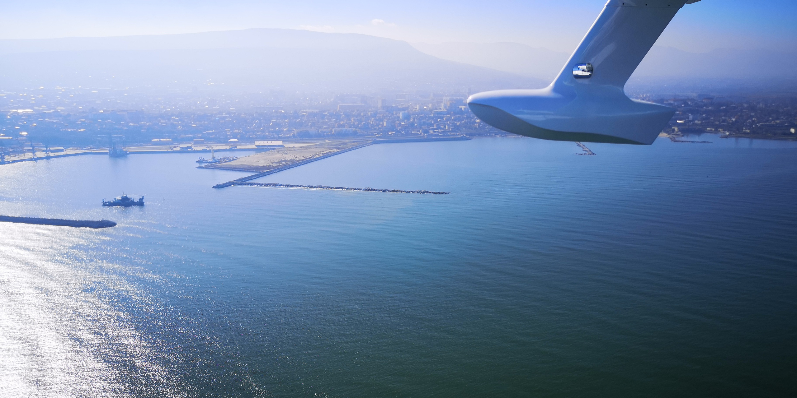 Каспийское море (наука на Ла-8) (2021 г.). Фотоальбом показывающий увлекательный мир авиации и мир медведей Андрея Иванова