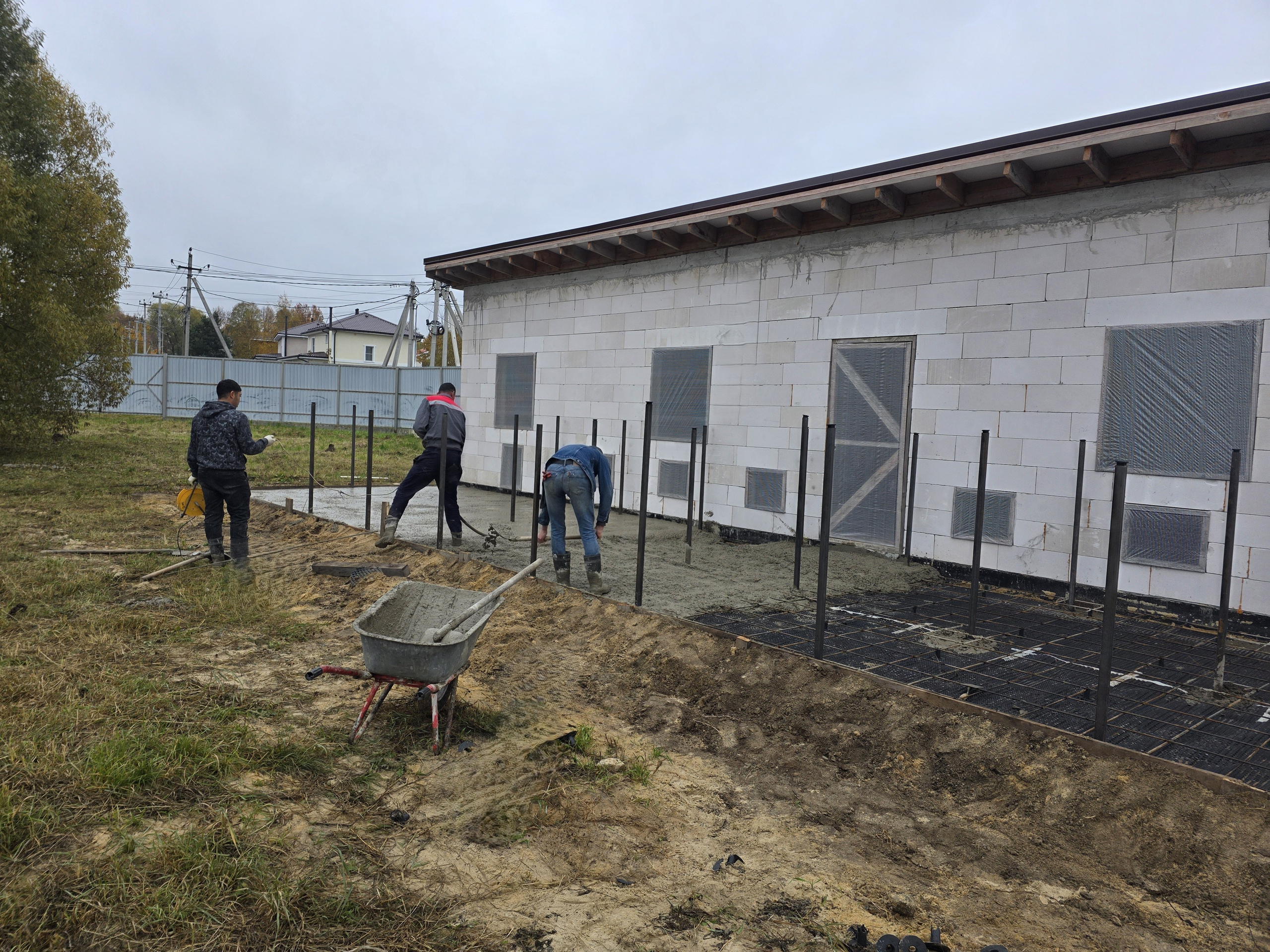 Заливка бетонной плиты 