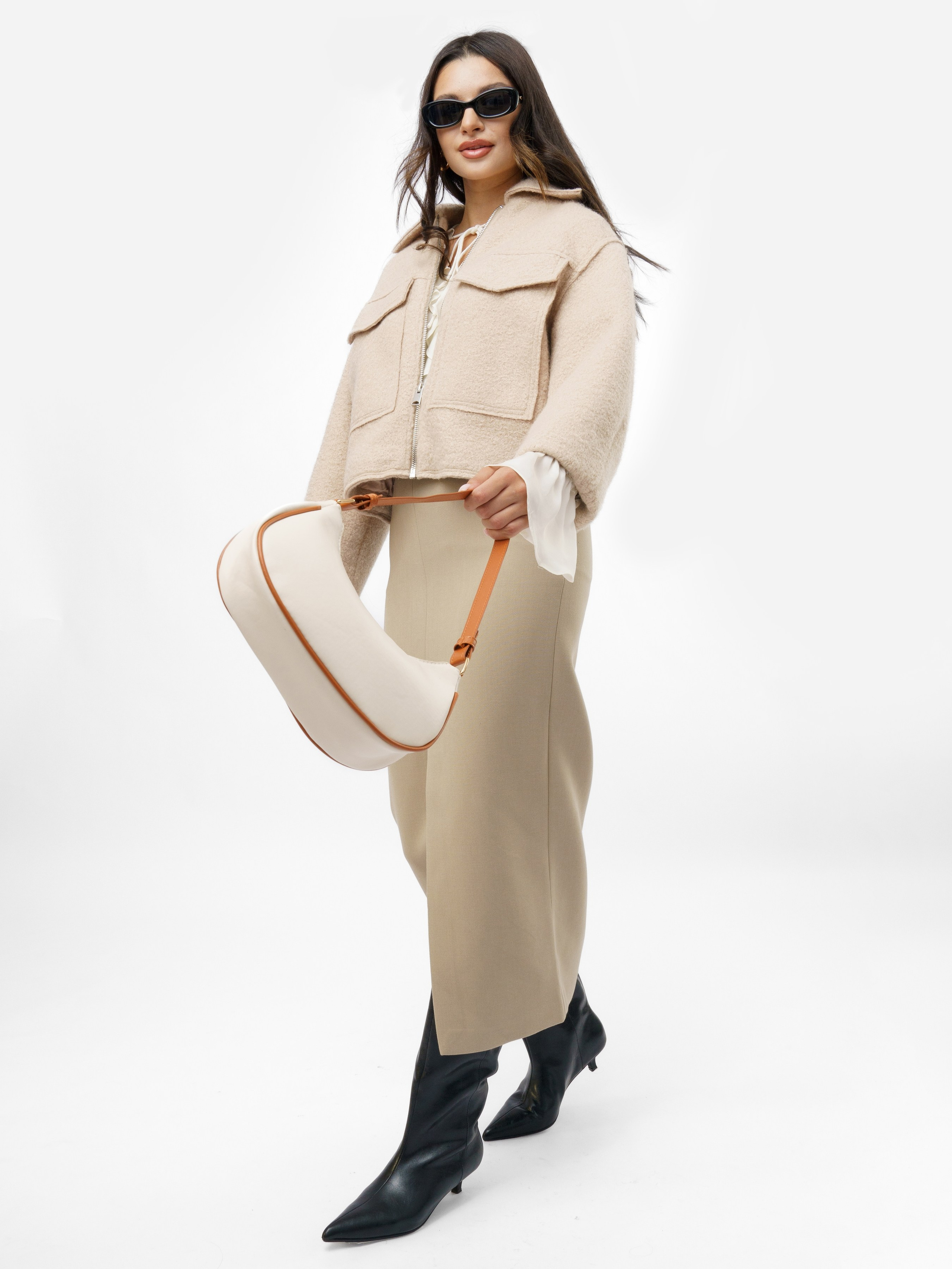 Съемка сумок со стилистом. KED Production — продакшн из СПб. Создаём фото, видео и контент, который помогает брендам и селлерам продавать больше