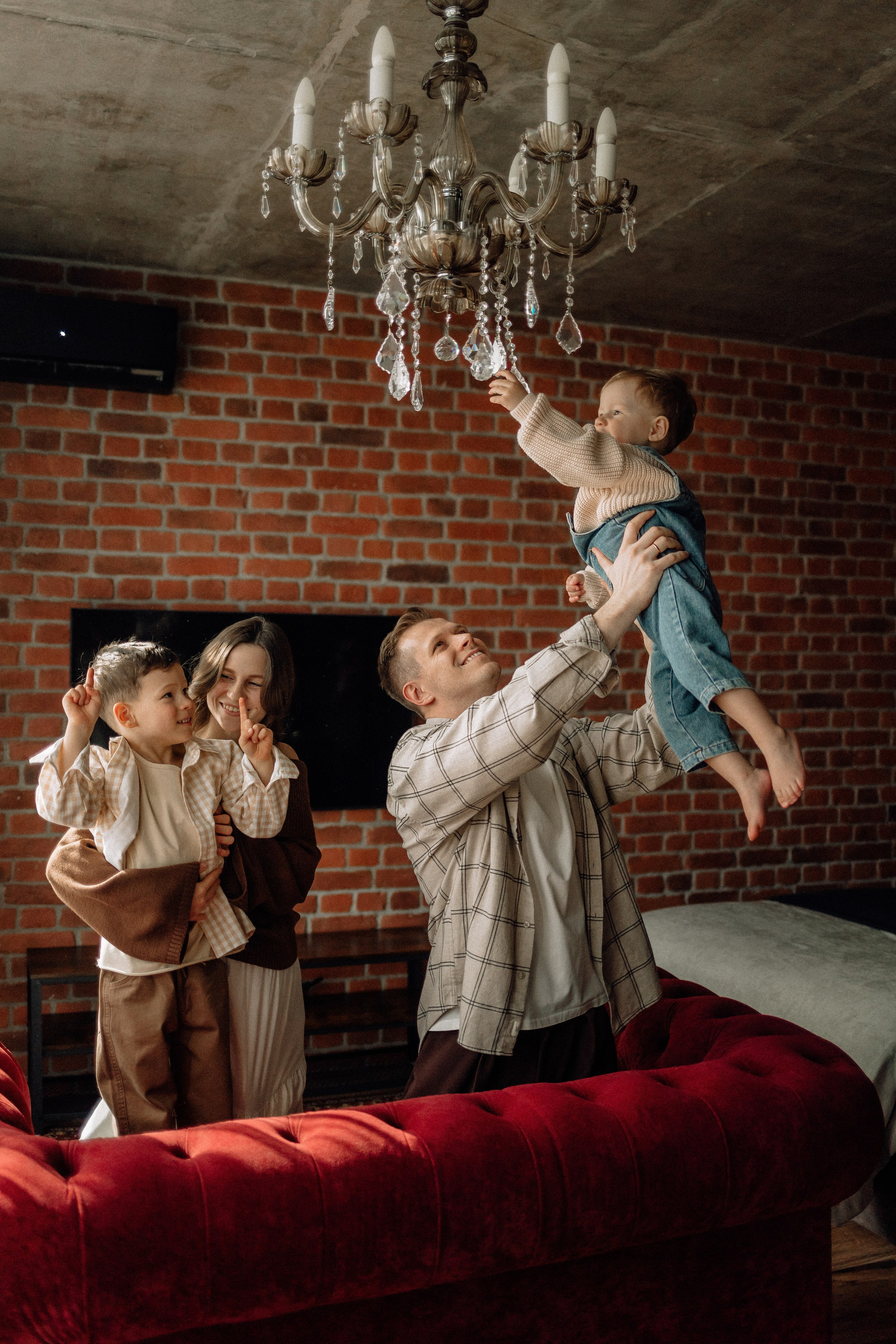 Звонко смеялись