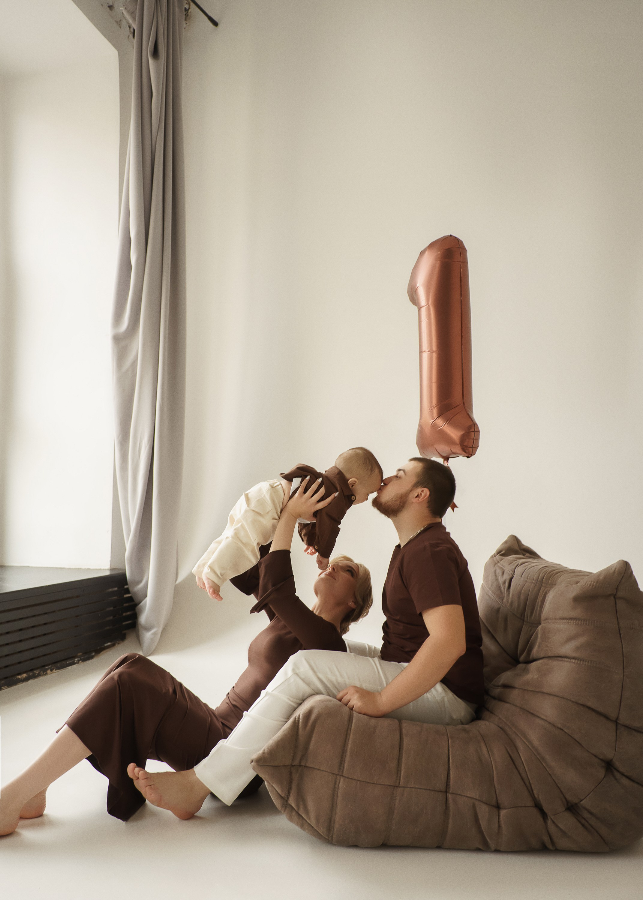 АРТЕМ 1 ГОДИК. Женский портрет