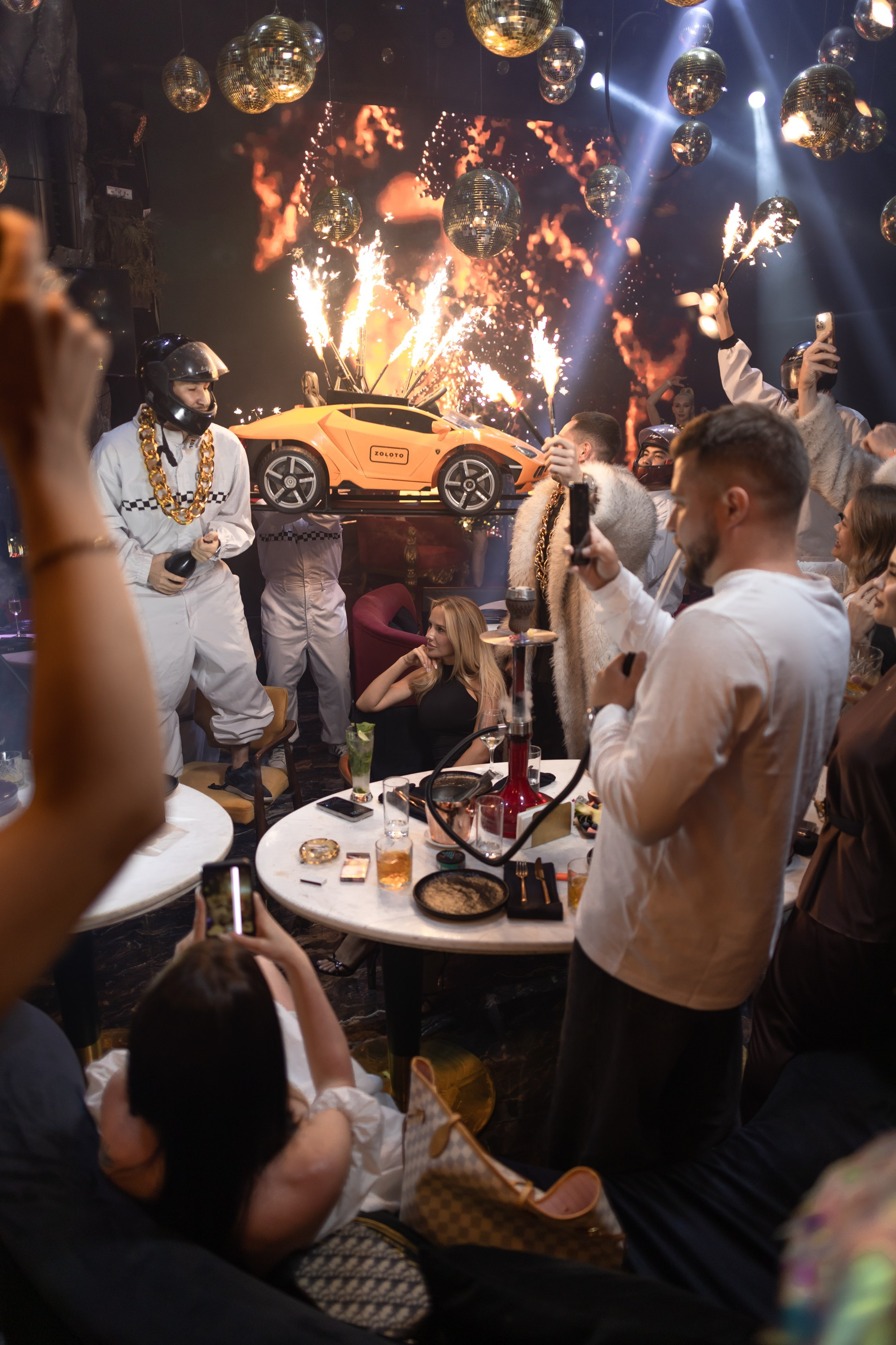 CONTENT FOR ZOLOTO. NOIZOMAX Художественный фотограф в Дубай