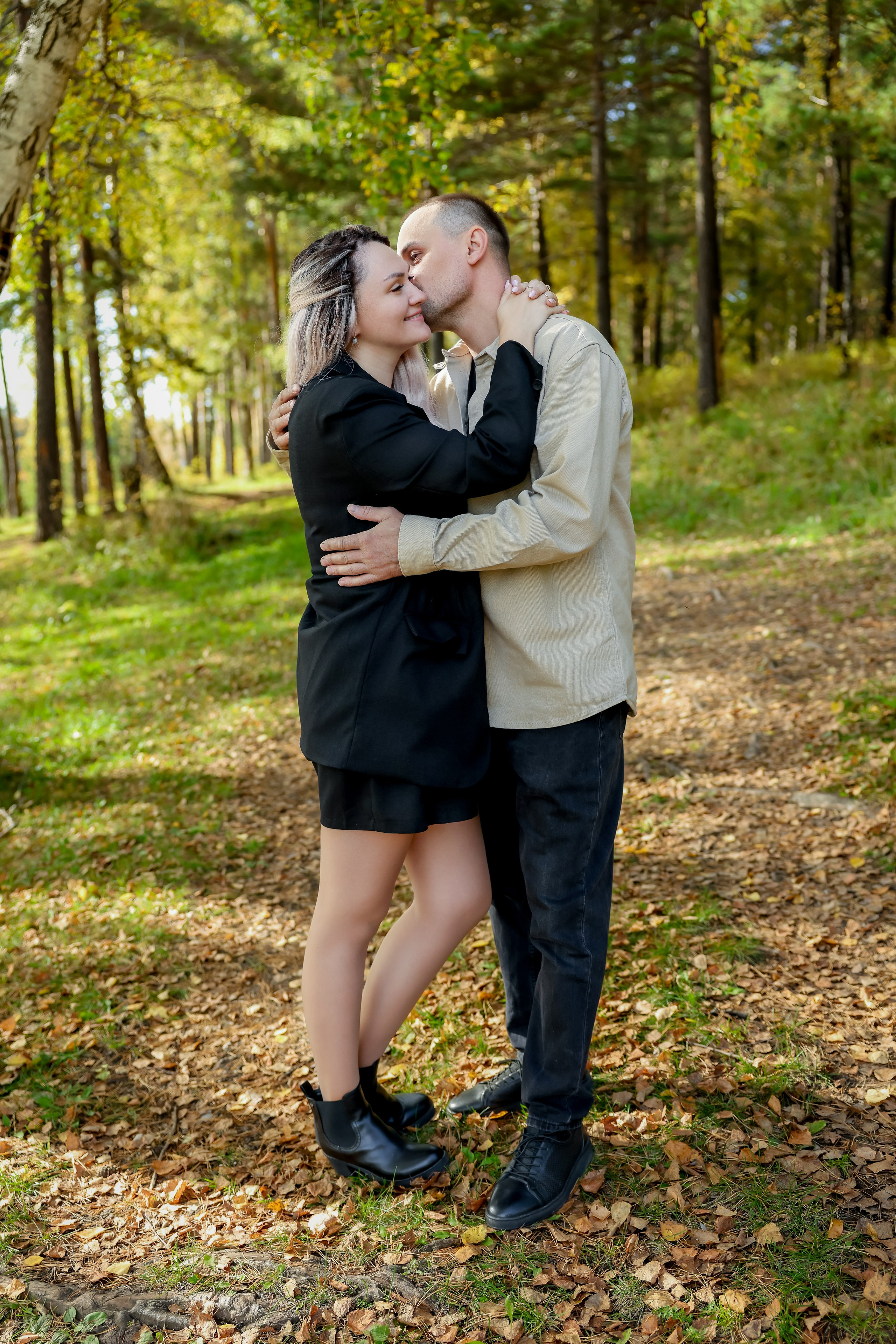 Семейная осенняя прогулочная фотосессия 2025