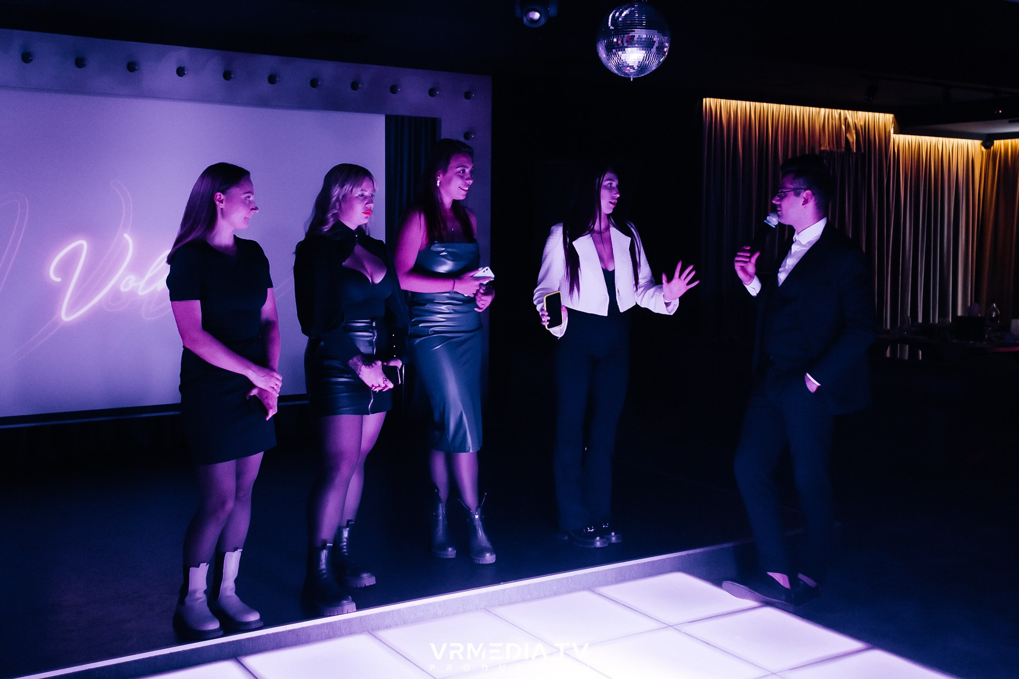 POP-STAR PARTY в караоке-баре «Volna»