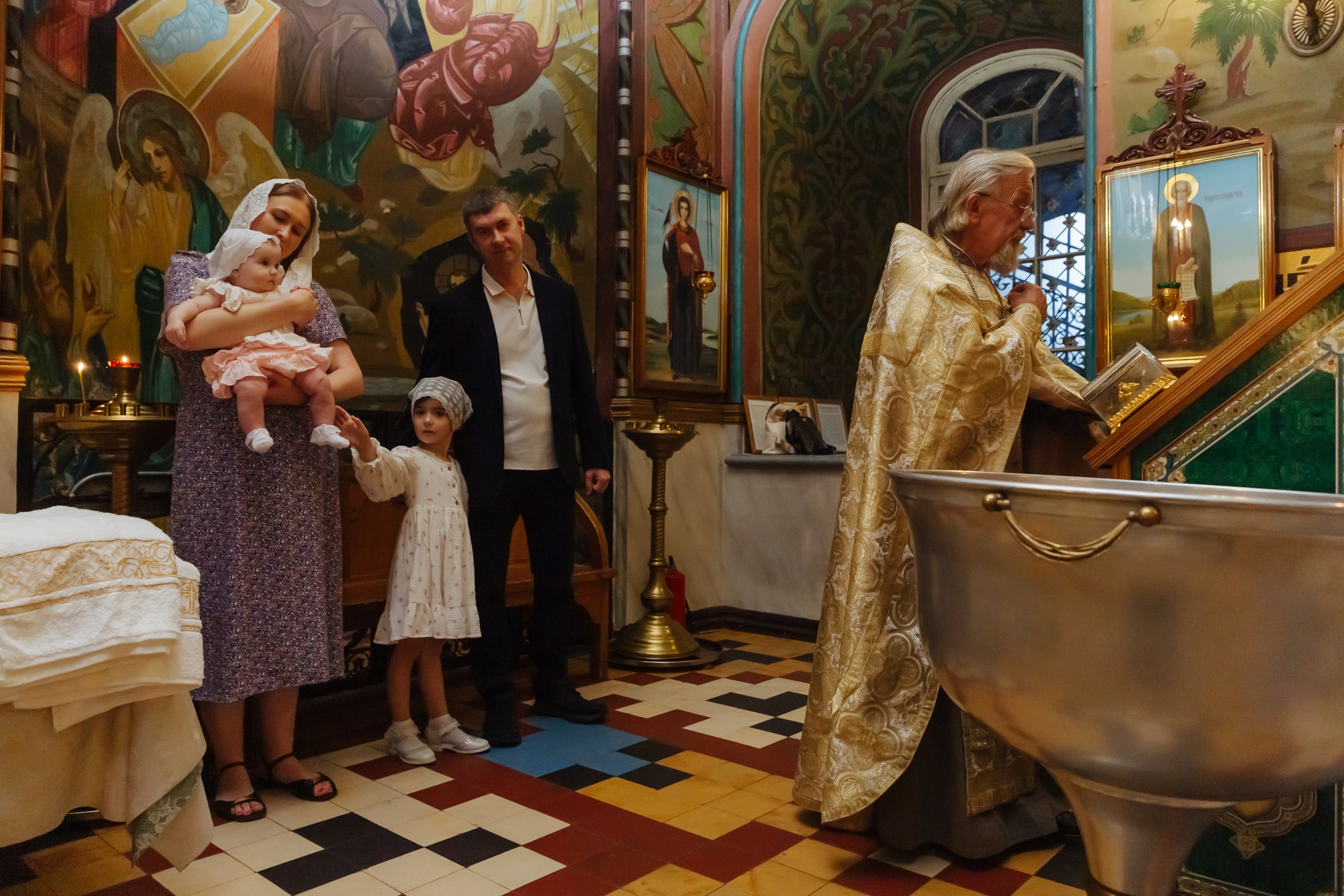 Крещение Собор Петра и Павла, г. Петергоф. Фотограф на крещение в Санкт Петербурге