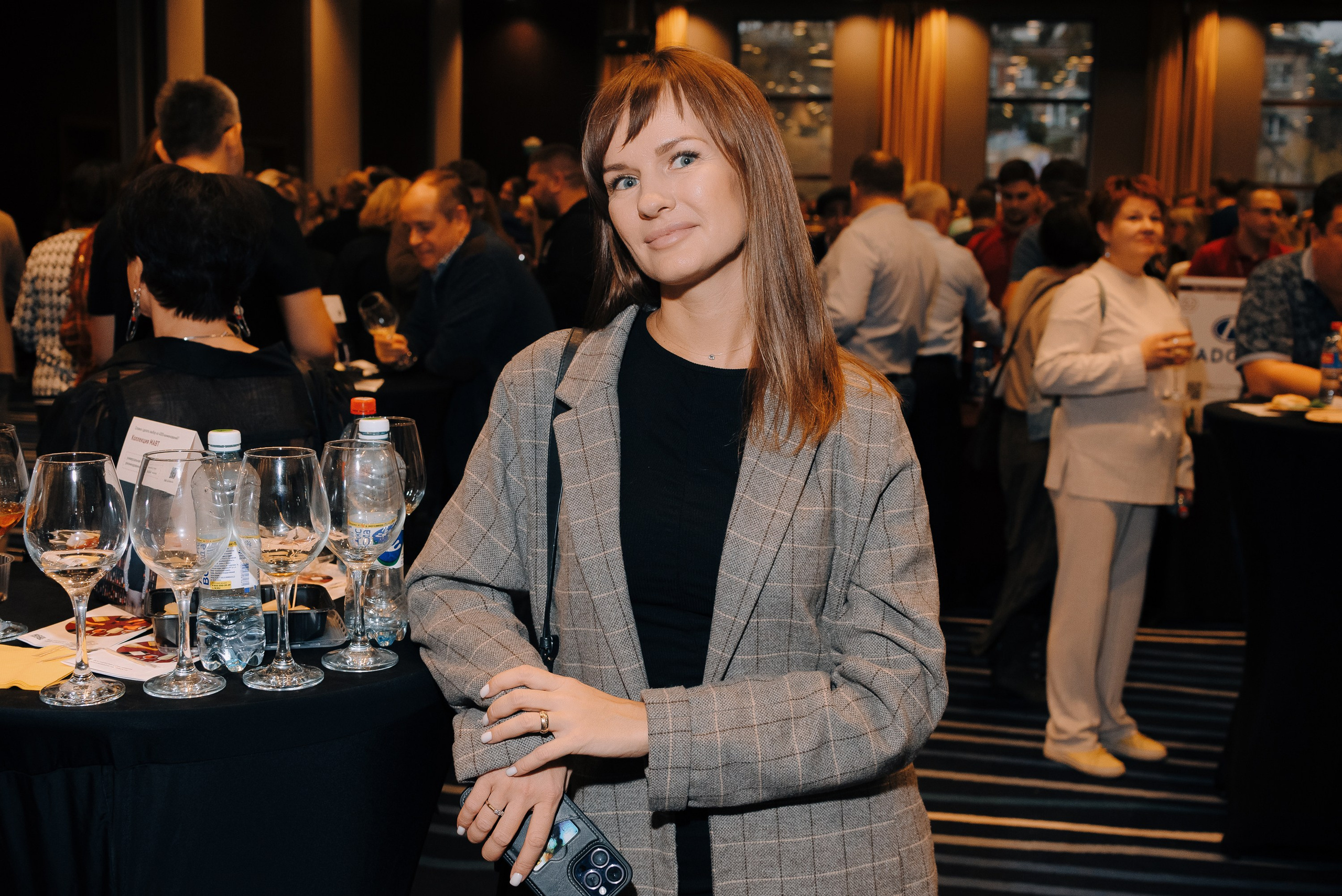 ФЕСТИВАЛЬ ВИНА И КРЕПКИХ НАПИТКОВ МАВТ-ВИНОТЕКА. Репортажный фотограф Зуев Роман г. Челябинск