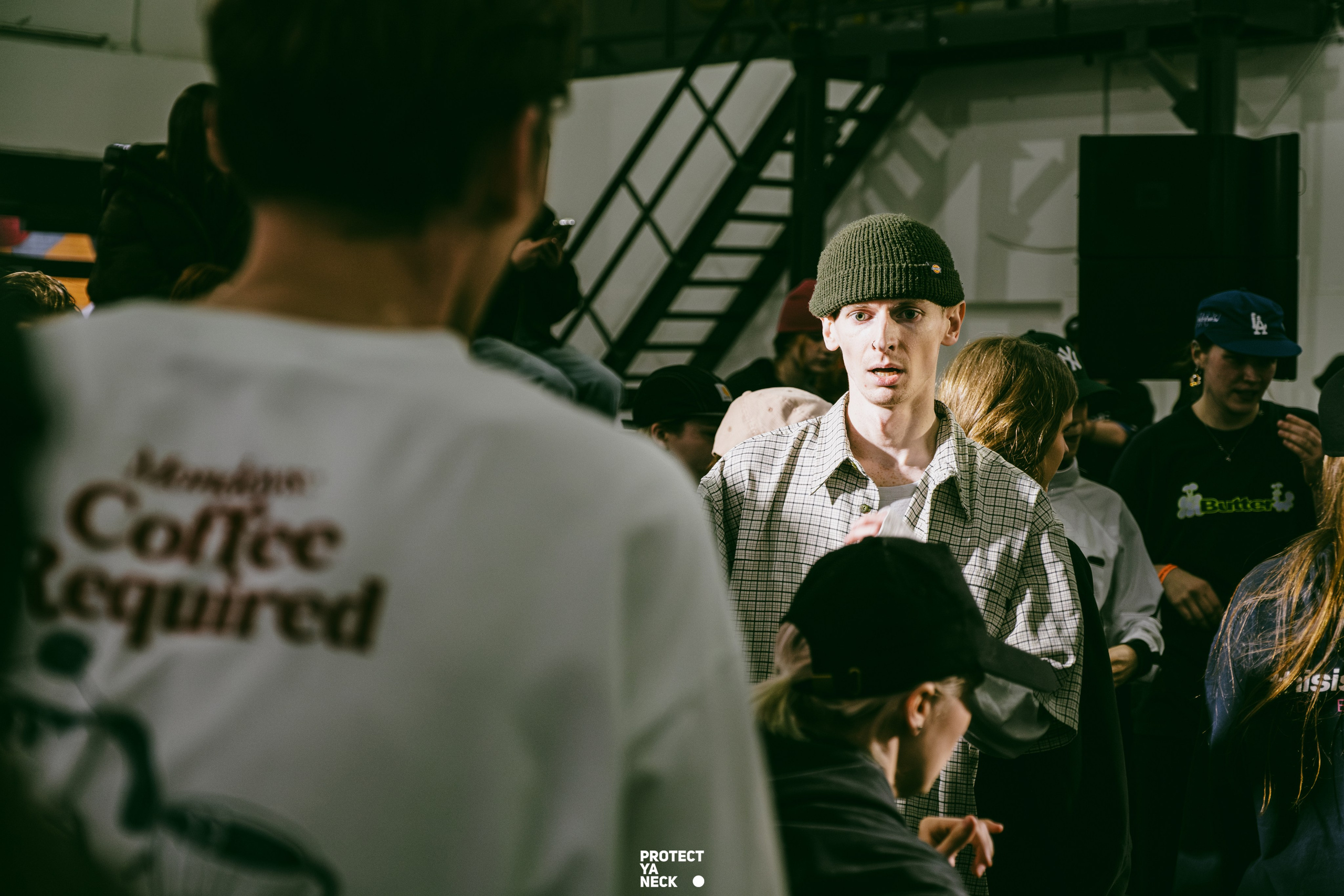 PROTECT YA NECK 22/03 (@youlovebu). Соня бу тебя сфоткала